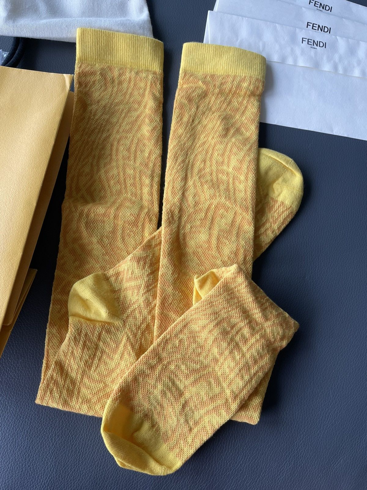 Fendi Brand New Super Runway FF Logo Fendi Socks Size ONE SIZE - 14 Thumbnail