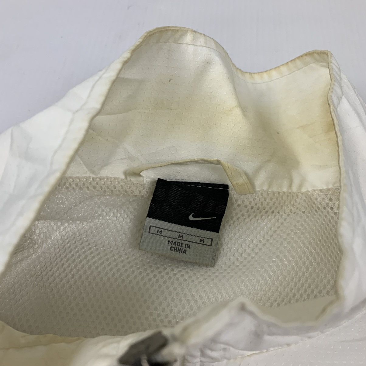 Nike Vintage Nike Sports Style Windbreaker Jacket Size US M / EU 48-50 / 2 - 9 Thumbnail