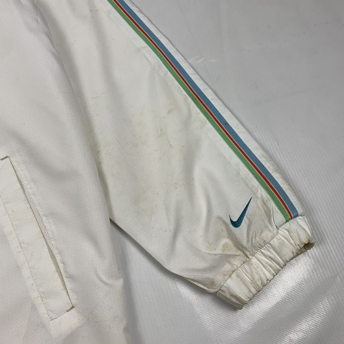 Nike Vintage Nike Sports Style Windbreaker Jacket Size US M / EU 48-50 / 2 - 6 Thumbnail