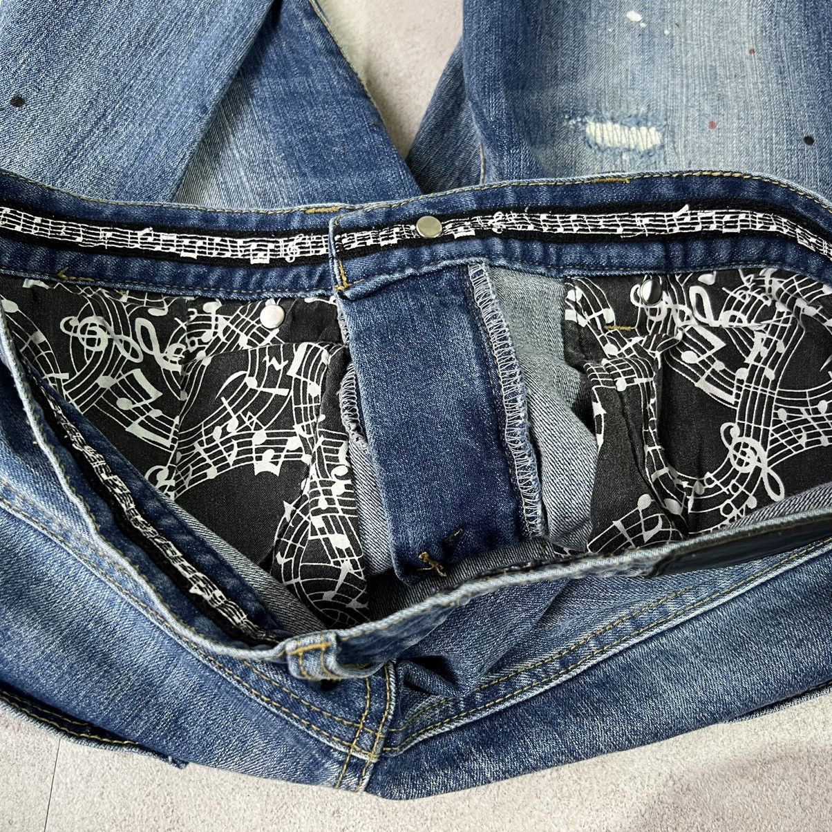 Number (N)ine Number (N)ine Grunge Paint Denim Jeans Size US 32 / EU 48 - 4 Thumbnail