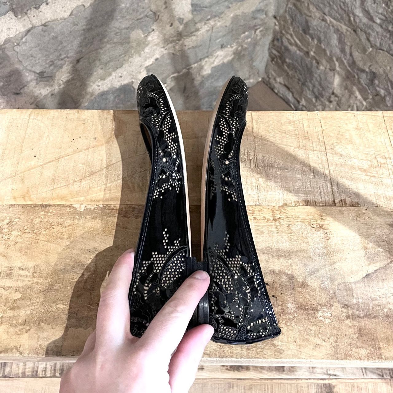 Valentino Valentino Black Cut out Flower Flats Size US 5 / IT 35 - 6 Thumbnail