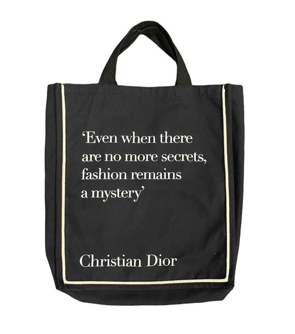 V&a christian outlet dior tote bag