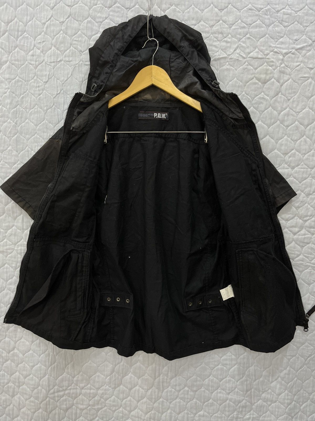 Other B65. PUBLIC DEFENSIVE WEAR TOP SLEEVELESS Size US S / EU 44-46 / 1 - 4 Thumbnail