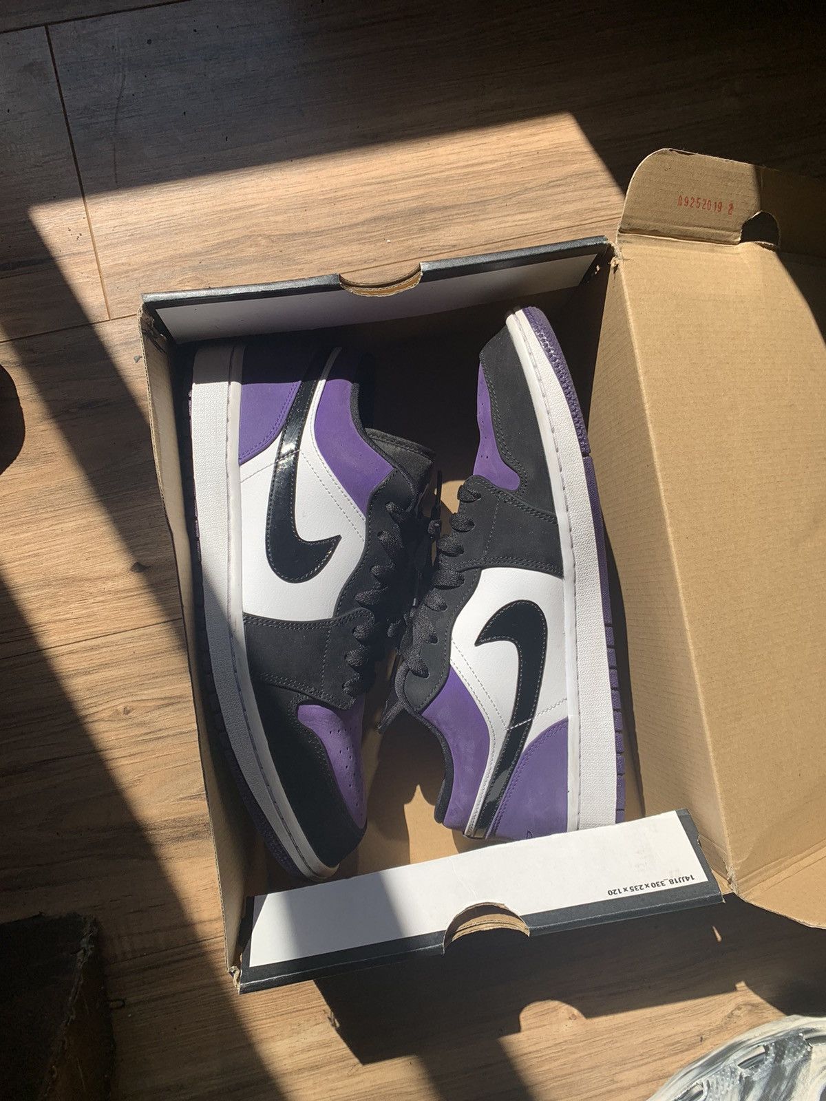 Jordan Brand × Nike Air Jordan 1 Low Court Purple 2019 Size US 11.5 / EU 44-45 - 1 Thumbnail