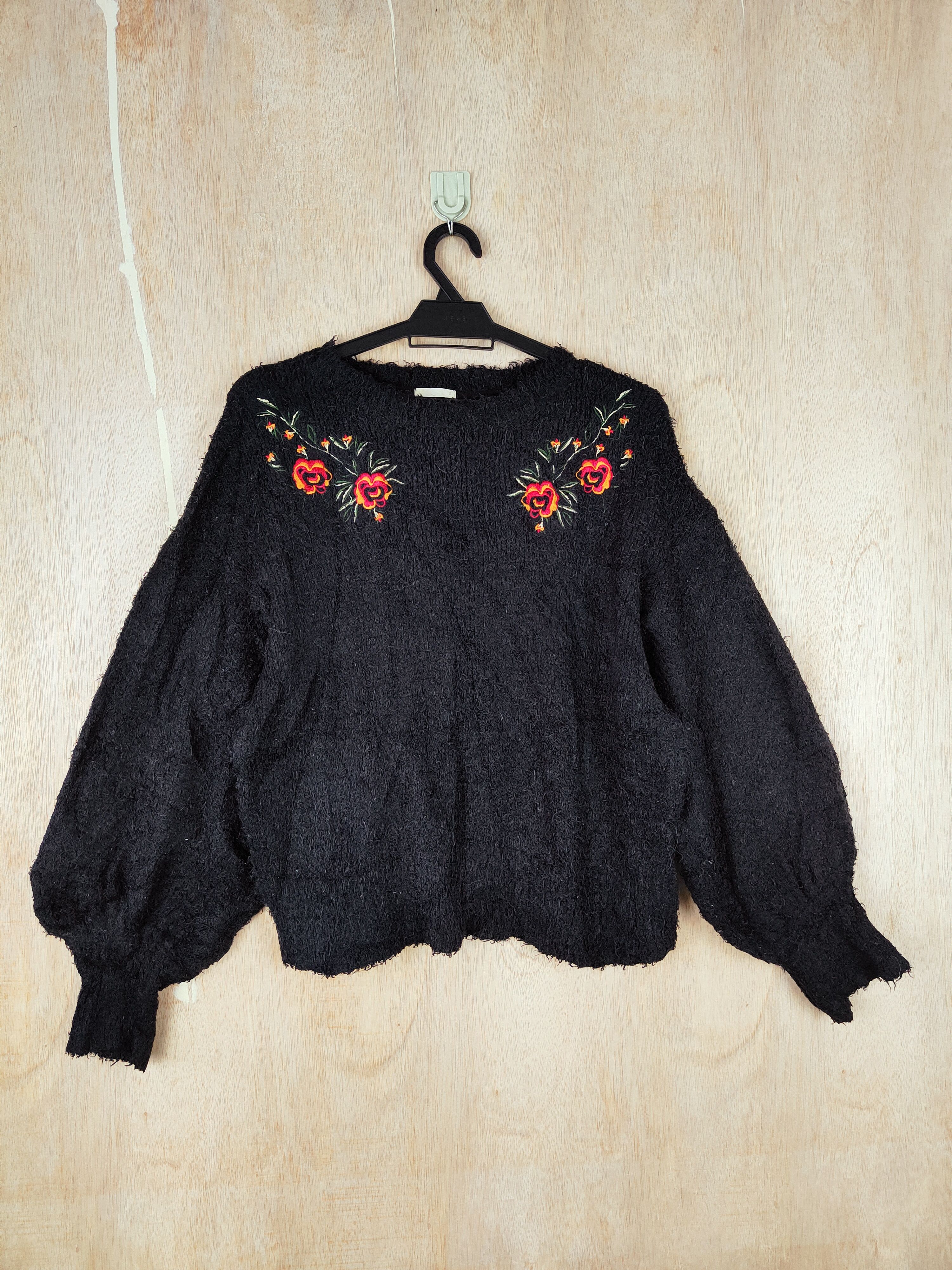 GU (Flowers) Black Shag Shaggy Fur Mohair Knitwear #S271