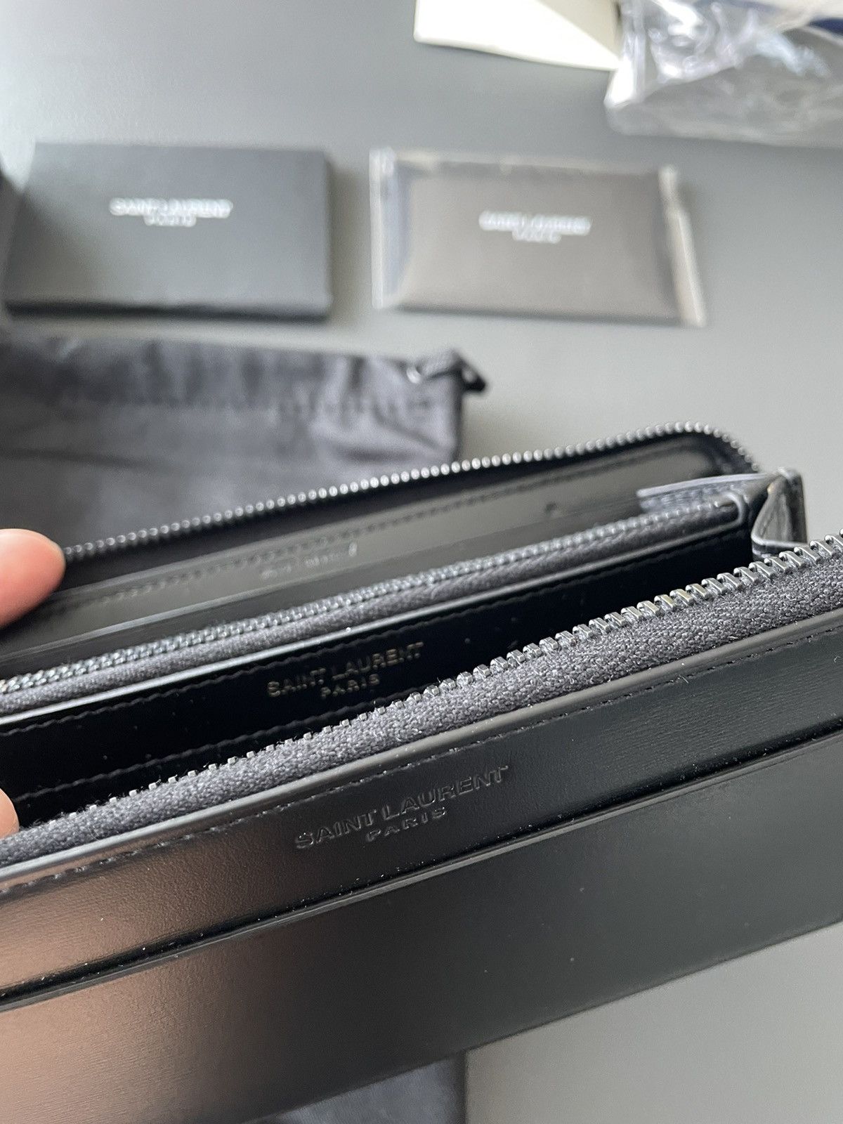 Hedi Slimane × Saint Laurent Paris × Yves Saint Laurent Limited Edition Runway Saint Laurent All Black Wallet Size ONE SIZE - 5 Thumbnail