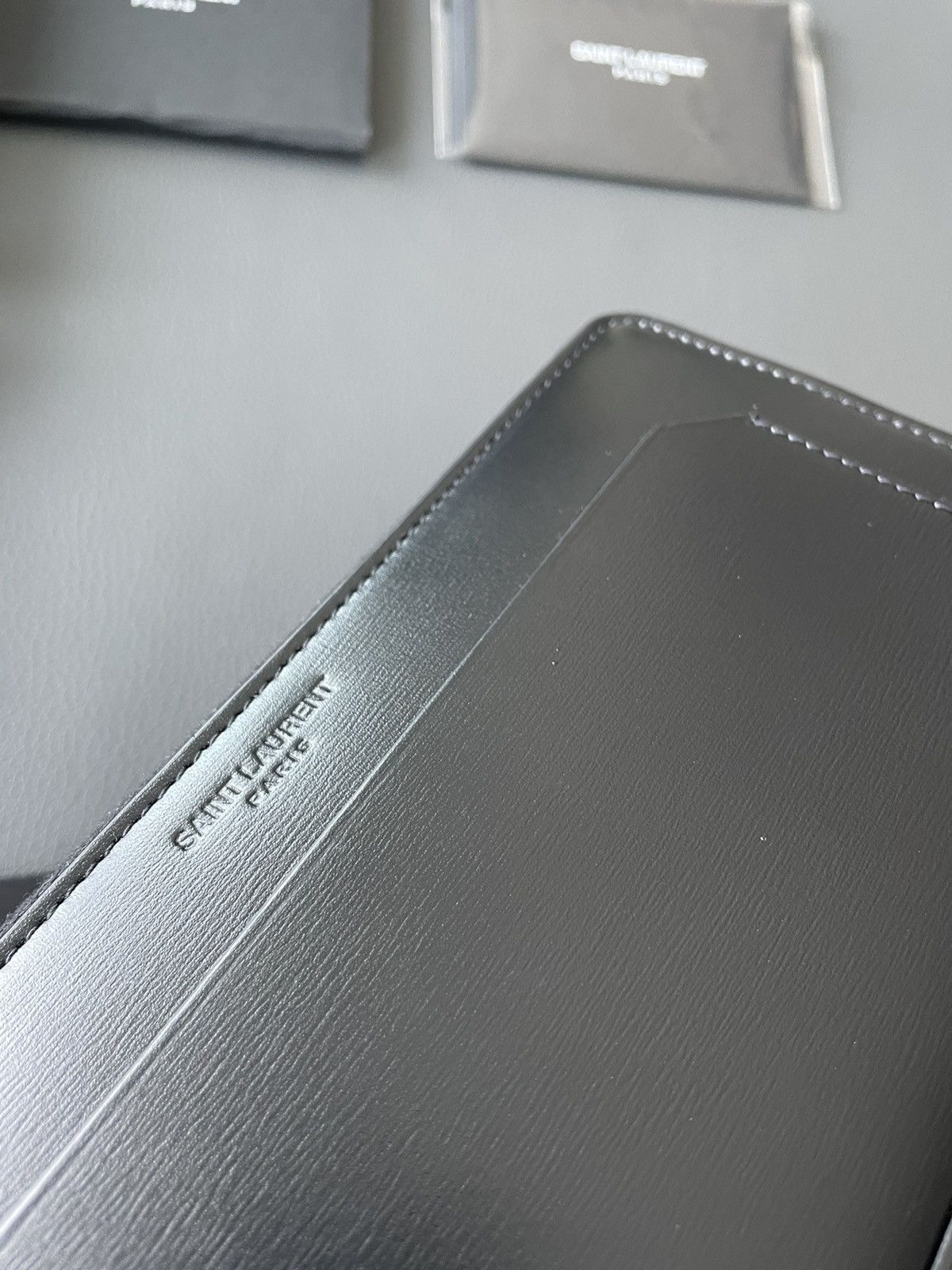 Hedi Slimane × Saint Laurent Paris × Yves Saint Laurent Limited Edition Runway Saint Laurent All Black Wallet Size ONE SIZE - 16 Thumbnail