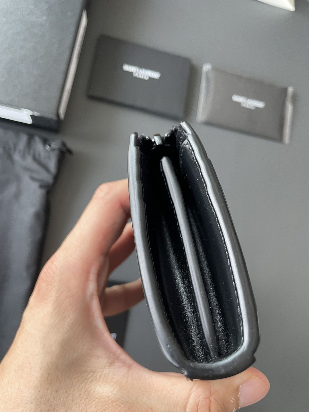 Hedi Slimane × Saint Laurent Paris × Yves Saint Laurent Limited Edition Runway Saint Laurent All Black Wallet Size ONE SIZE - 17 Thumbnail