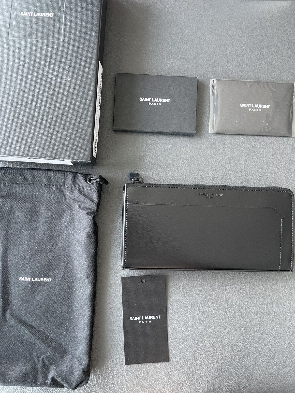 Hedi Slimane × Saint Laurent Paris × Yves Saint Laurent Limited Edition Runway Saint Laurent All Black Wallet Size ONE SIZE - 2 Thumbnail
