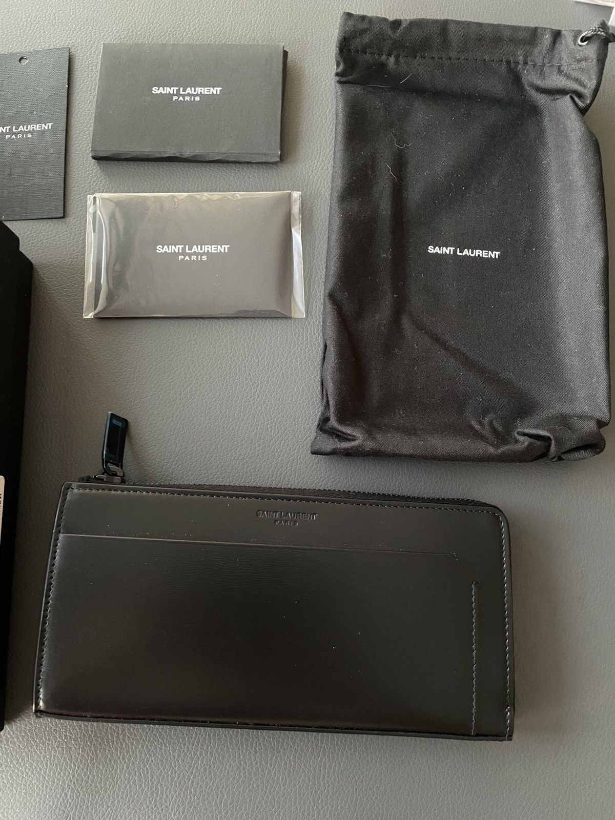 Hedi Slimane × Saint Laurent Paris × Yves Saint Laurent Limited Edition Runway Saint Laurent All Black Wallet Size ONE SIZE - 13 Thumbnail