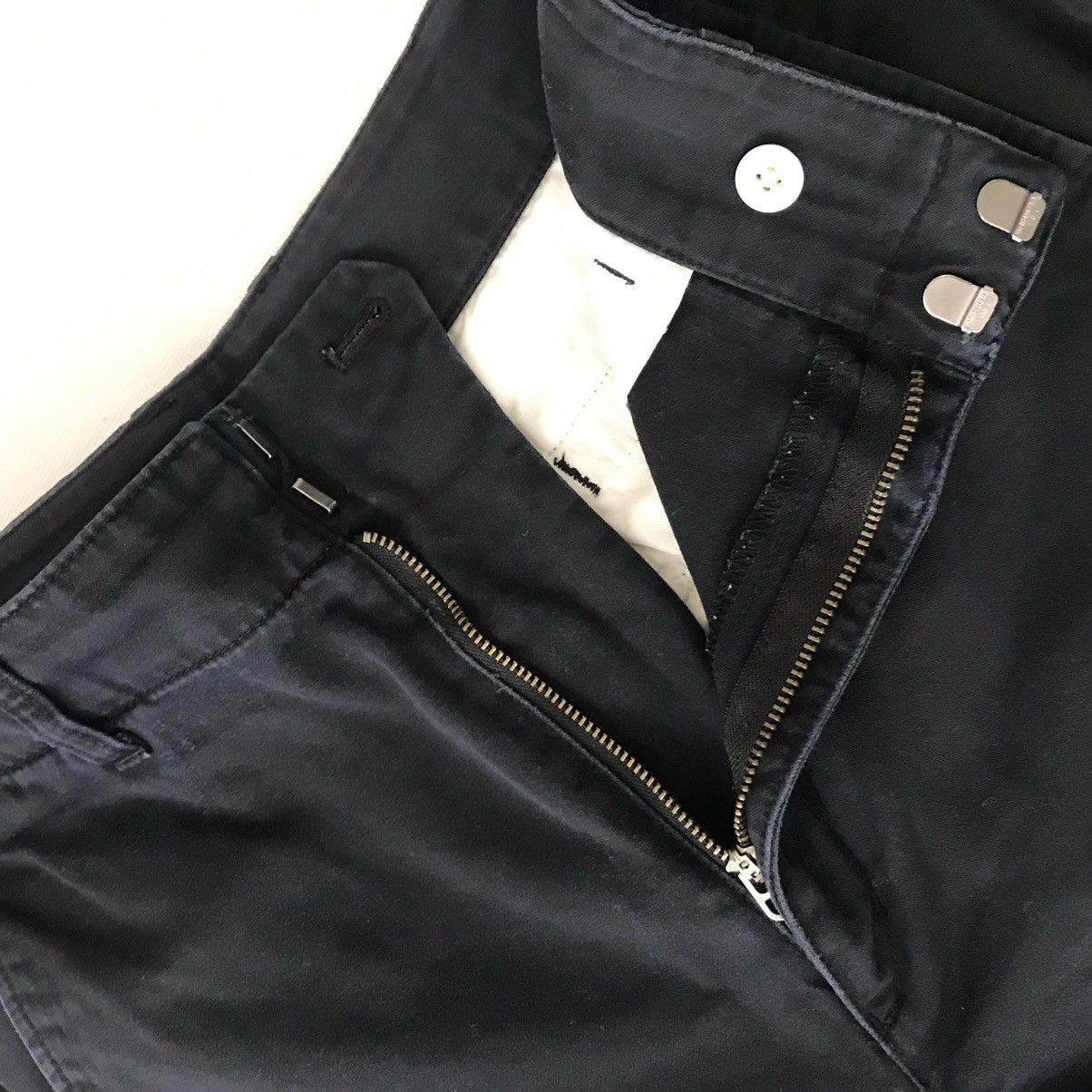 Japanese Brand Uniqlo x Undercover Navy Baggy Pants Size US 27 - 13 Thumbnail