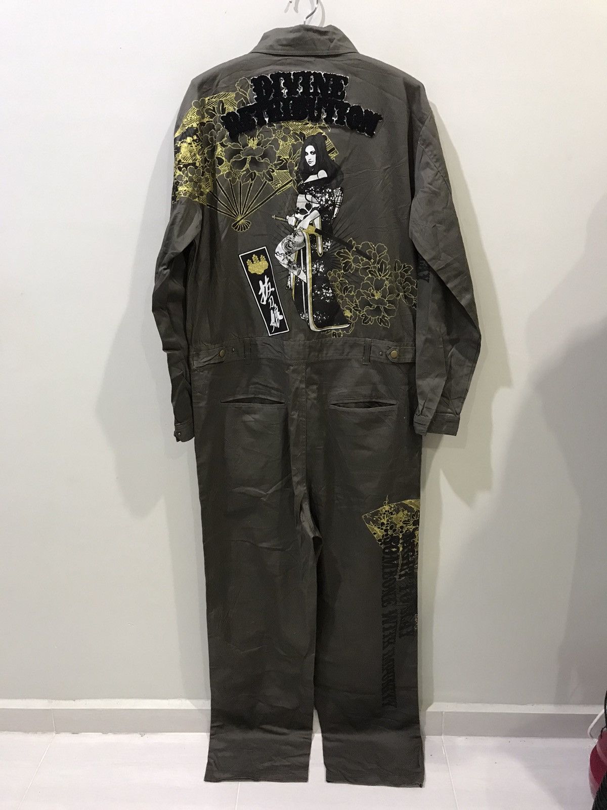 Karakuri Tamashii DIVINE RETRIBUTION Japan Big Samurai Girl Print Coverall Size US 41 - 1 Thumbnail