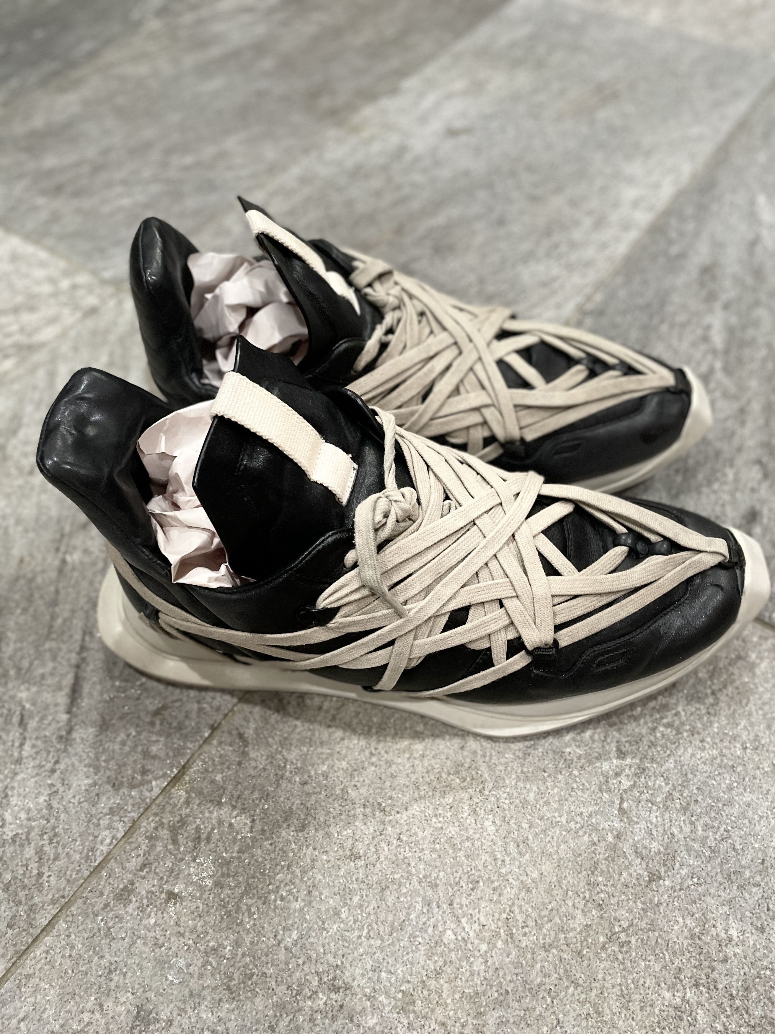 Rick Owens RICK OWENS MEGALACE RUNNERS BLACK AND BEIGE EU45 | Grailed