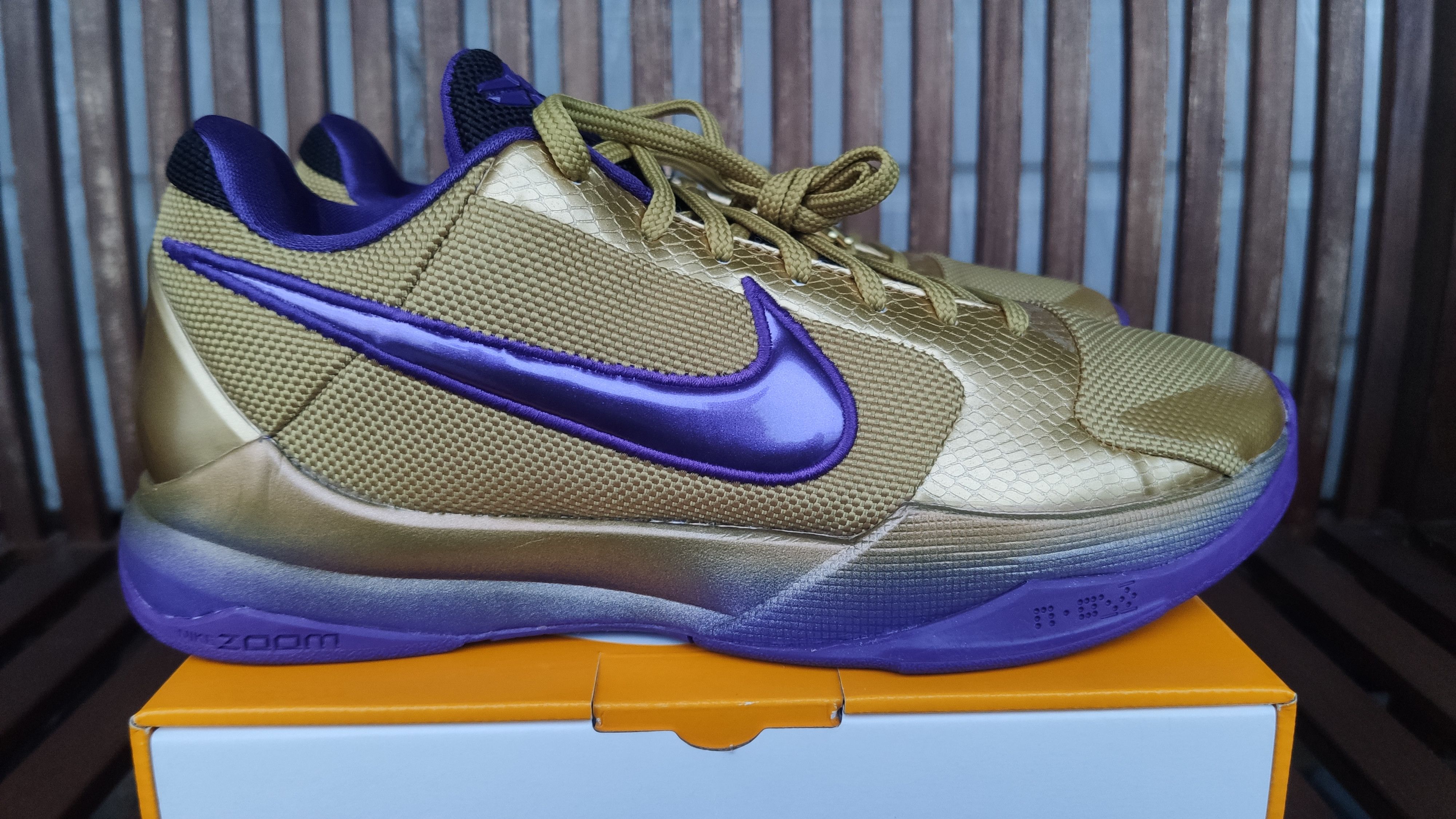 Nike Nike Kobe V 5 Protro Undefeated Hall of Fame Size US 8.5 / EU 41-42 - 3 Thumbnail