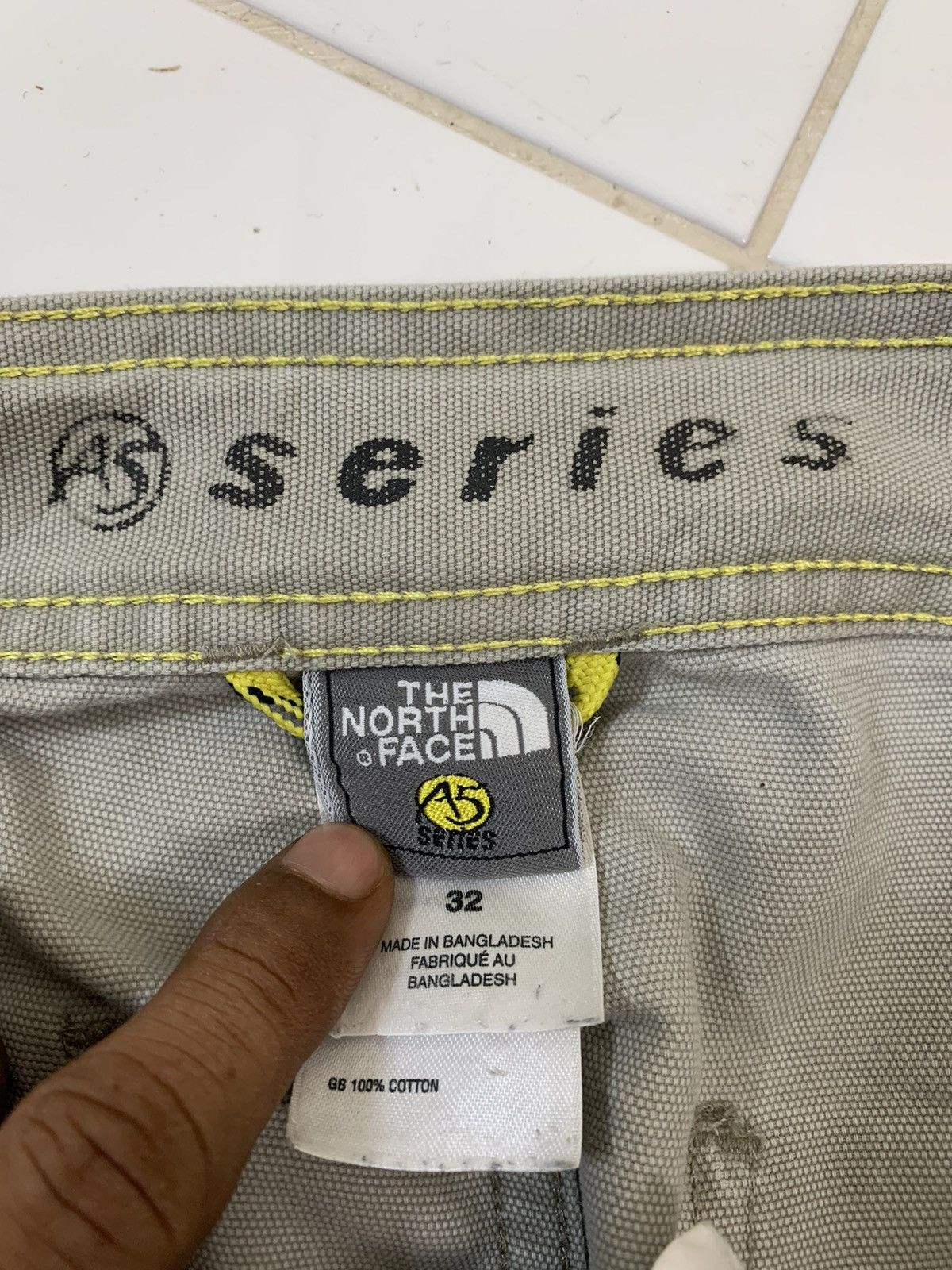 The North Face The North Face Short Pants Size US 32 / EU 48 - 8 Thumbnail