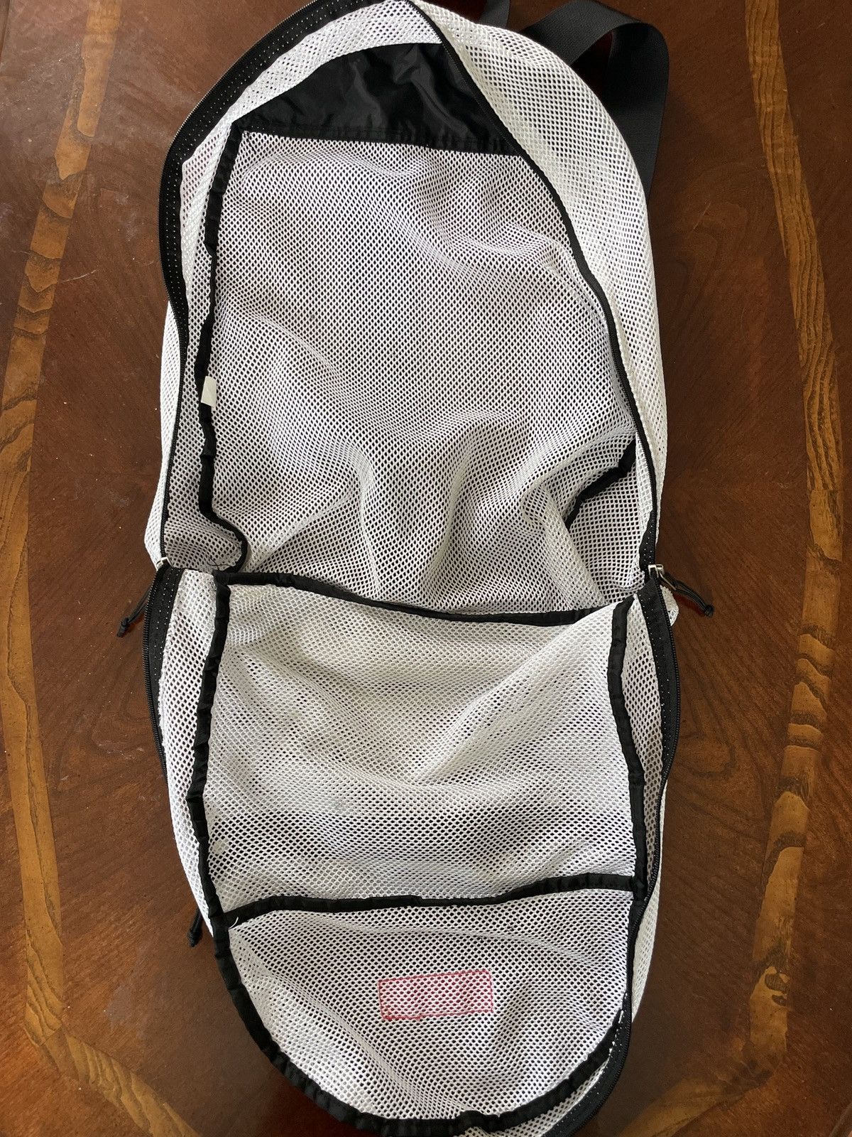 Supreme Mash small backpack ホワイト Supreme Mesh Small Backpack (SS23) - $78