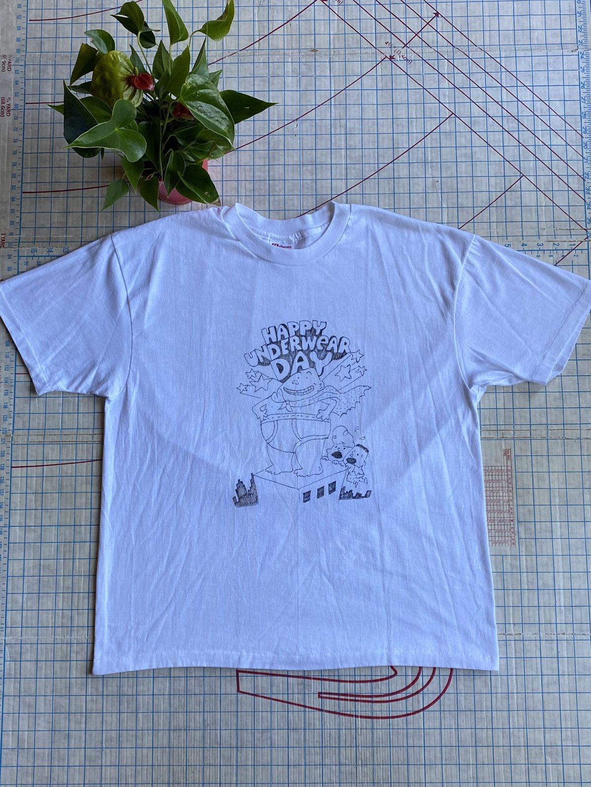 Vintage Vintage Captain Underpants Happy Underwear Day Tee Size XL Size US XL / EU 56 / 4 - 2 Thumbnail