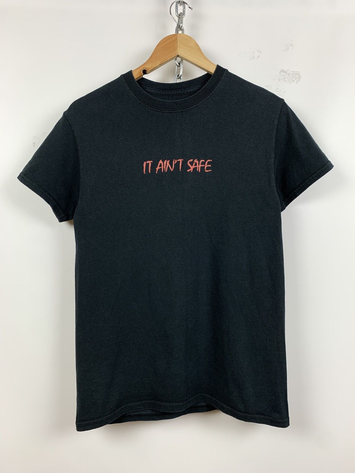 Rap Tees Skepta It Ain’t Safe Faded Black T-Shirt Size US S / EU 44-46 / 1 - 2 Thumbnail
