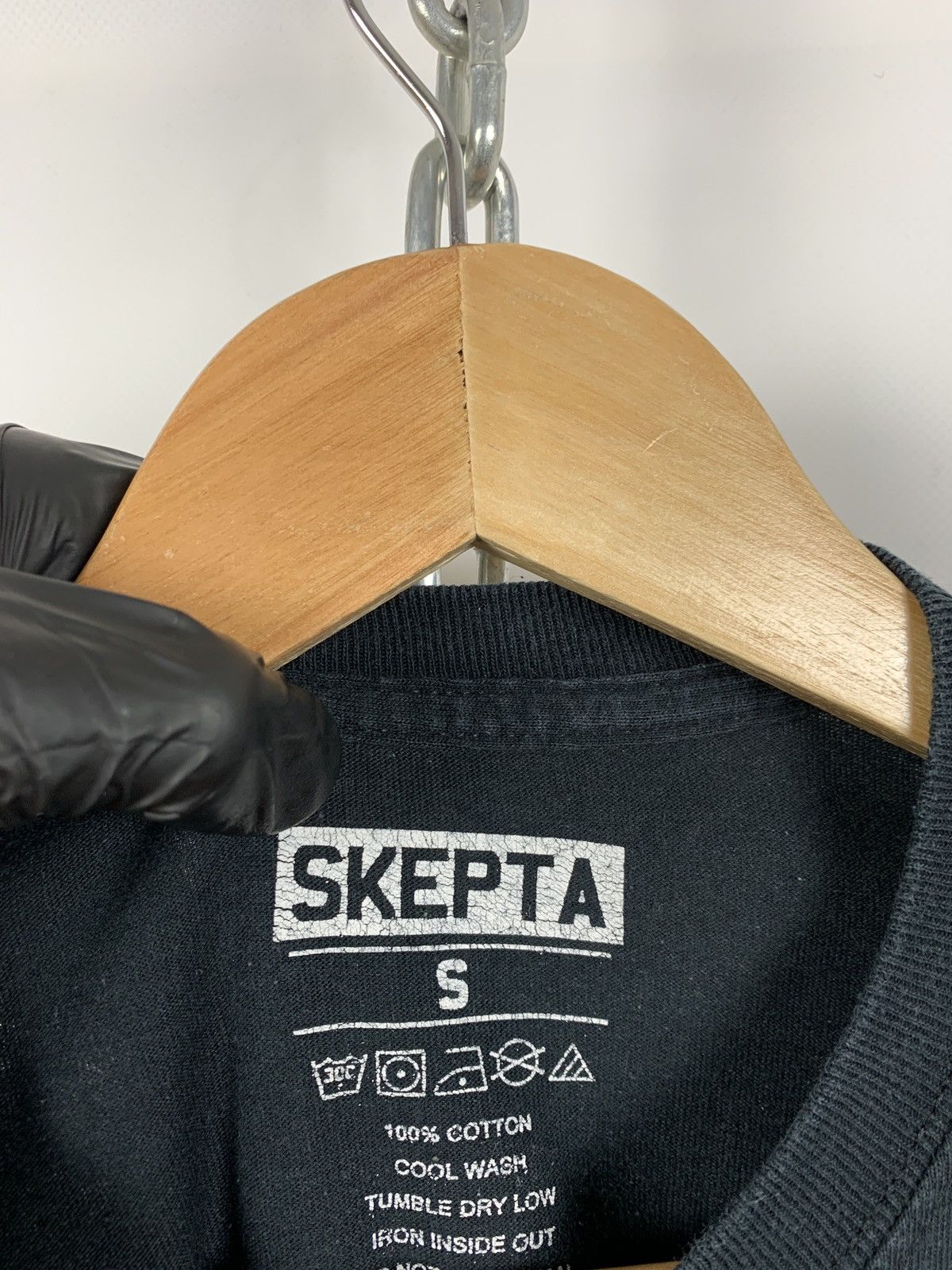 Rap Tees Skepta It Ain’t Safe Faded Black T-Shirt Size US S / EU 44-46 / 1 - 10 Thumbnail