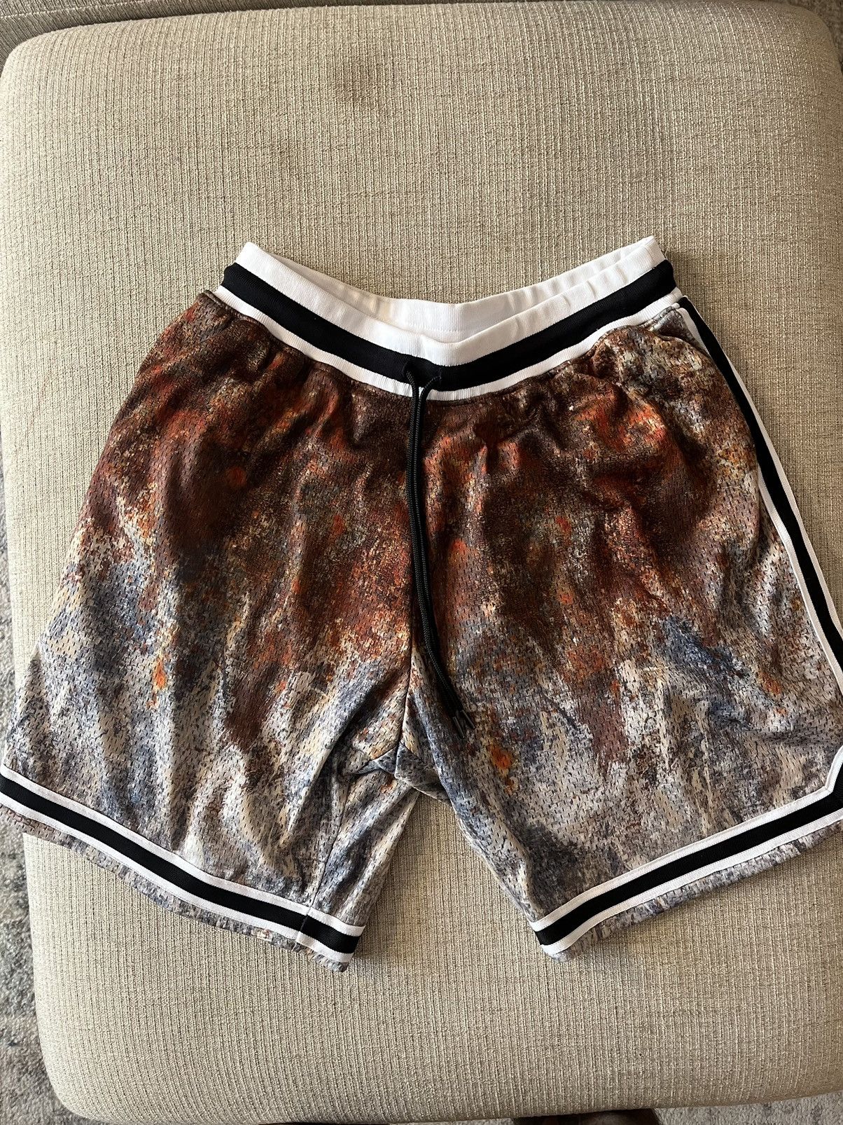 John Elliott John Elliott game shorts crash 💥 size small Size US 31 - 4 Thumbnail