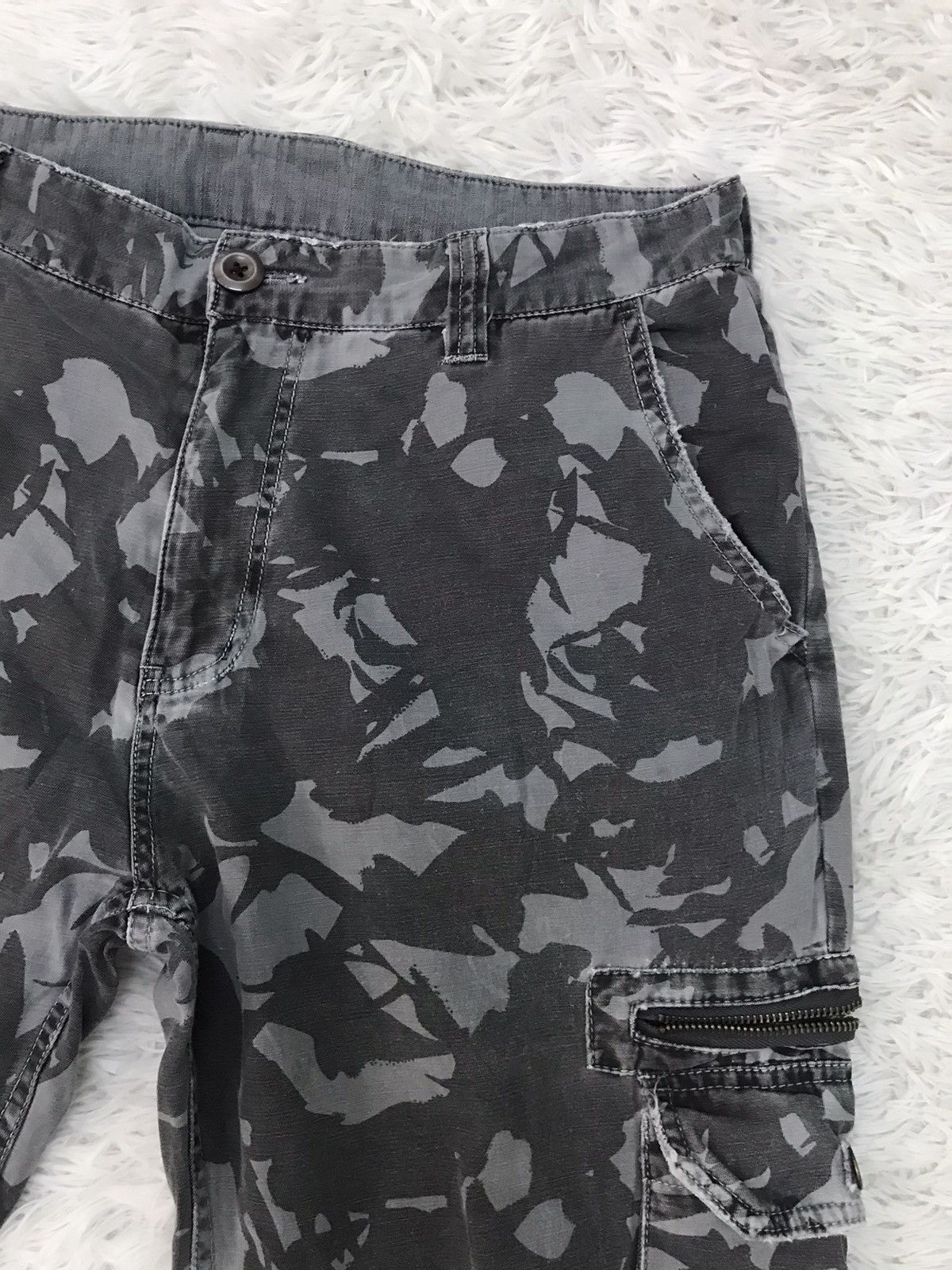 Japanese Brand Camo Cargo Multipockets Pant Size US 33 - 7 Thumbnail