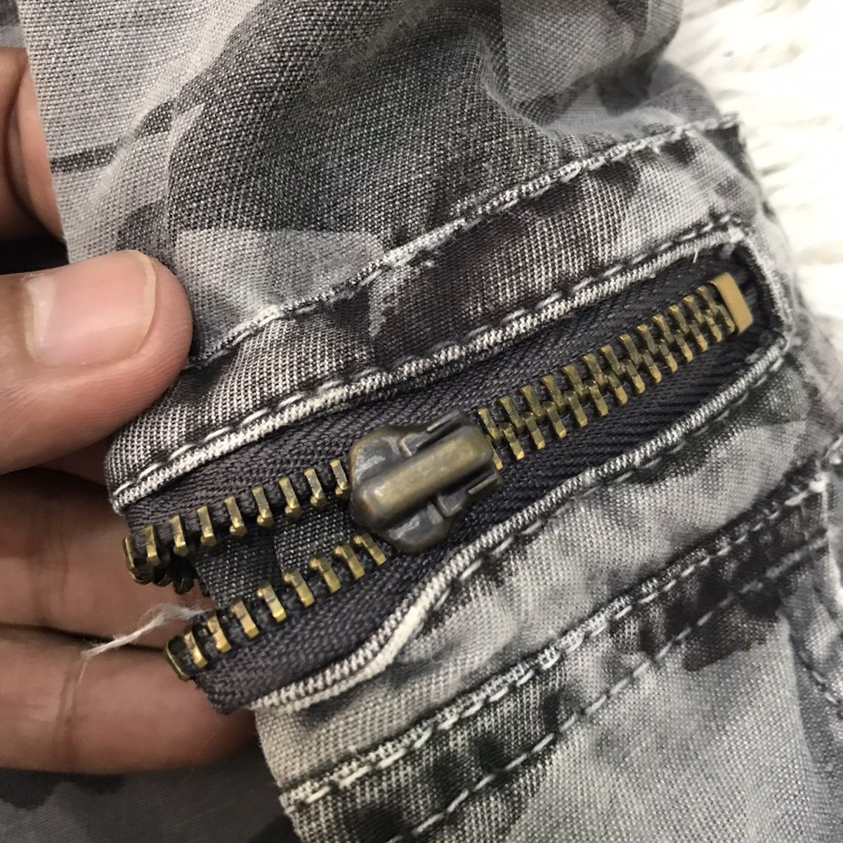 Japanese Brand Camo Cargo Multipockets Pant Size US 33 - 15 Thumbnail