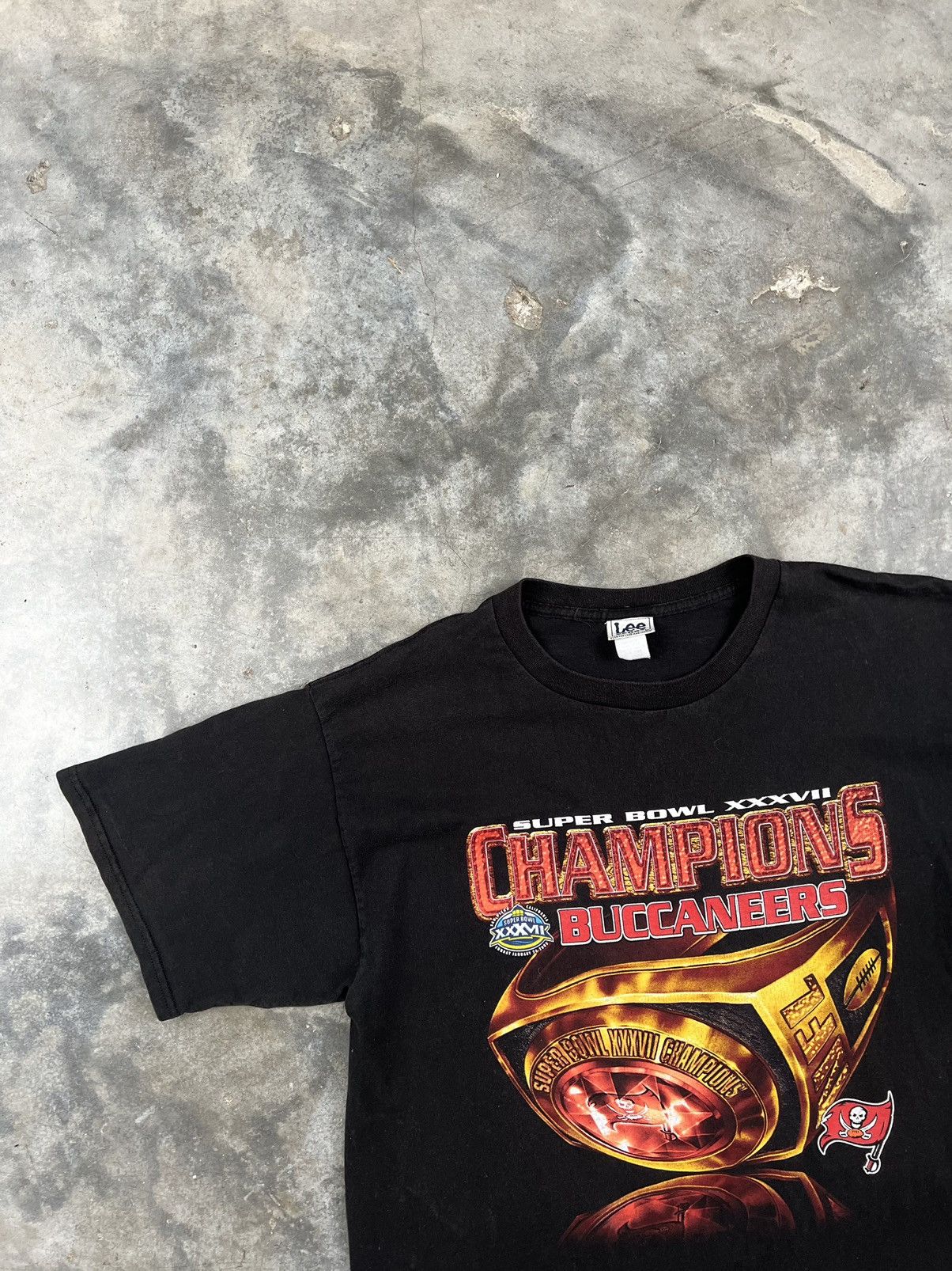 NFL Vintage Super Bowl XXXVII Champions Tampa Bay Buccaneers Tee Size US XL / EU 56 / 4 - 2 Thumbnail