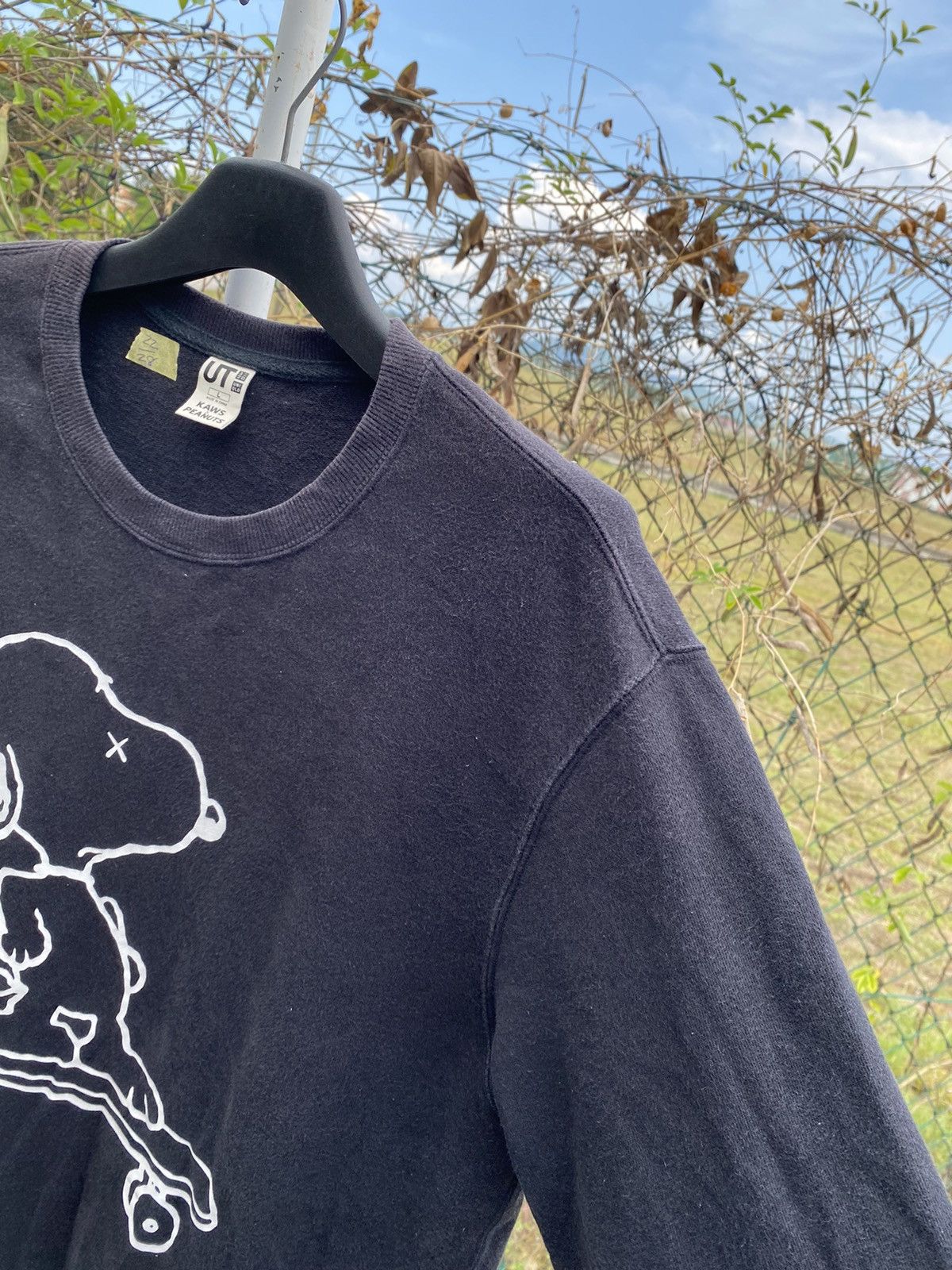 Kaws × Uniqlo Kaws X Peanuts Uniqlo UT Sweater Size US L / EU 52-54 / 3 - 3 Thumbnail