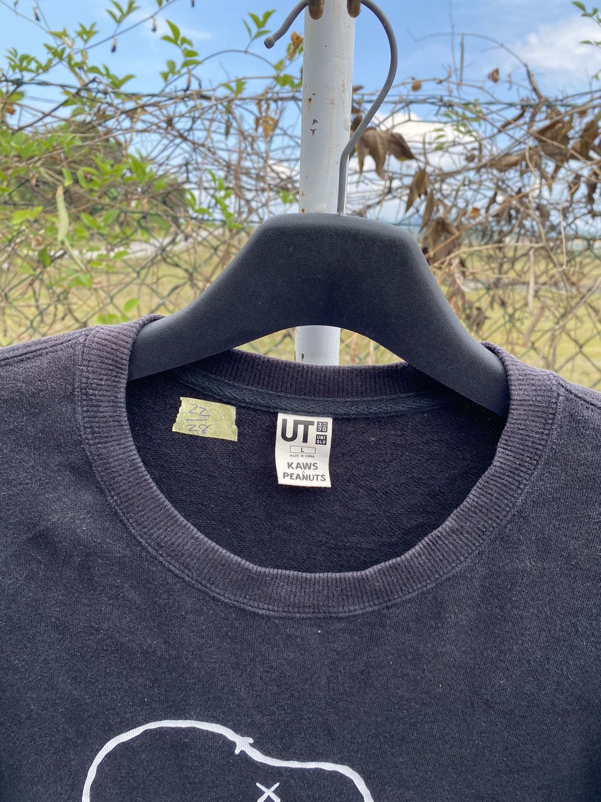 Kaws × Uniqlo Kaws X Peanuts Uniqlo UT Sweater Size US L / EU 52-54 / 3 - 2 Thumbnail