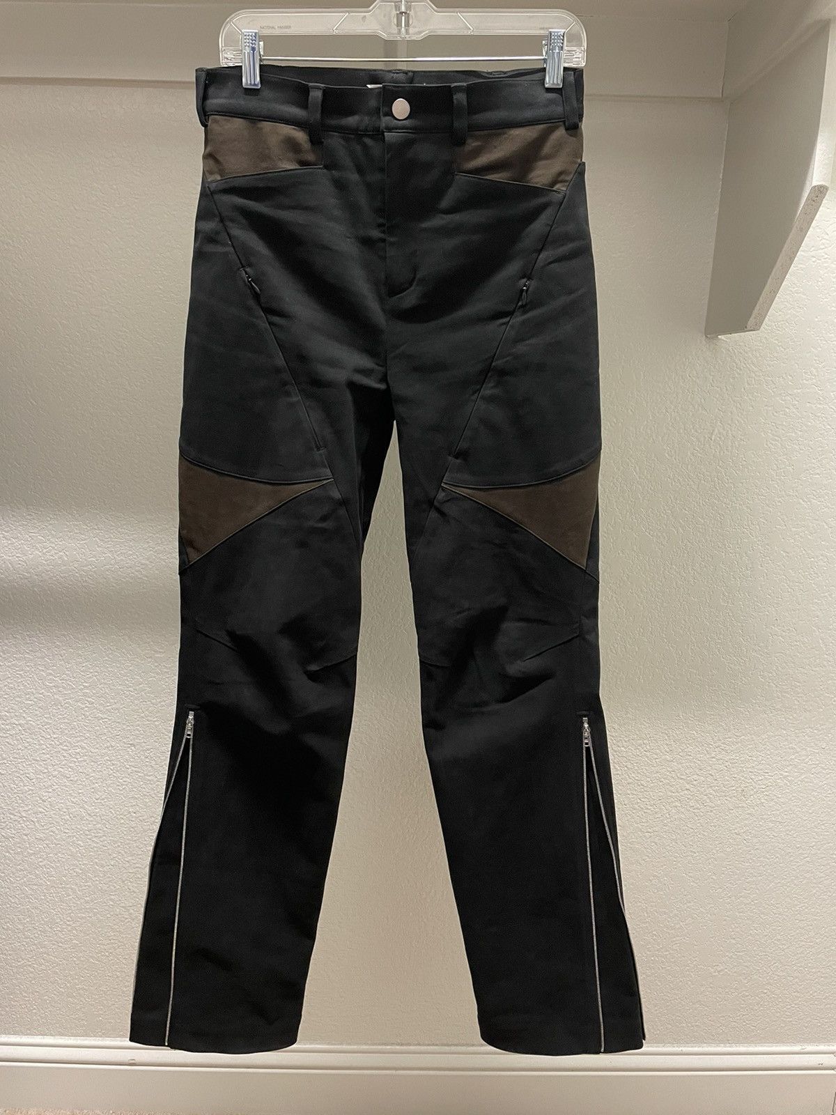 CMMAWEAR black brown calathea curved seam trouser