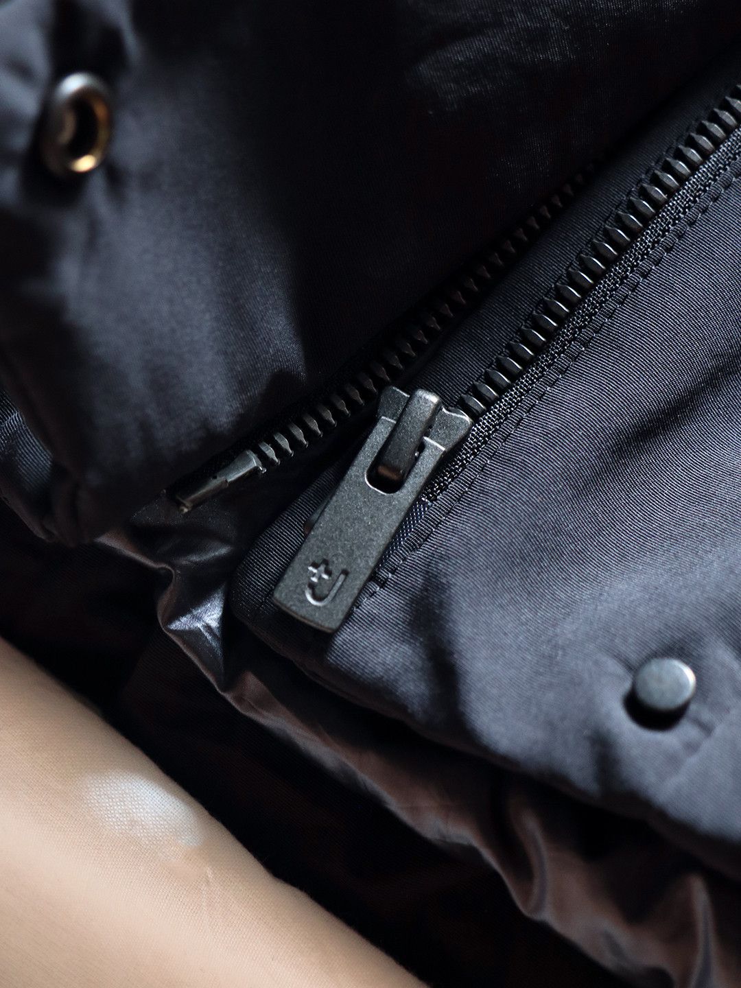 Jil Sander × Uniqlo Jil Sander x Uniqlo +J Hybrid Down Jacket Black Size US L / EU 52-54 / 3 - 6 Thumbnail