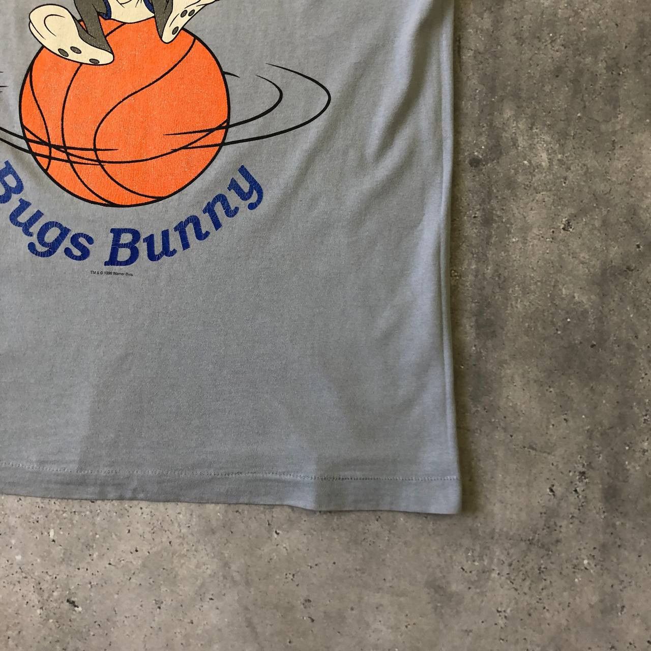 Vintage Vintage 90s Space Jam Bugs Bunny T Shirt Blue Size L Size US L / EU 52-54 / 3 - 10 Thumbnail