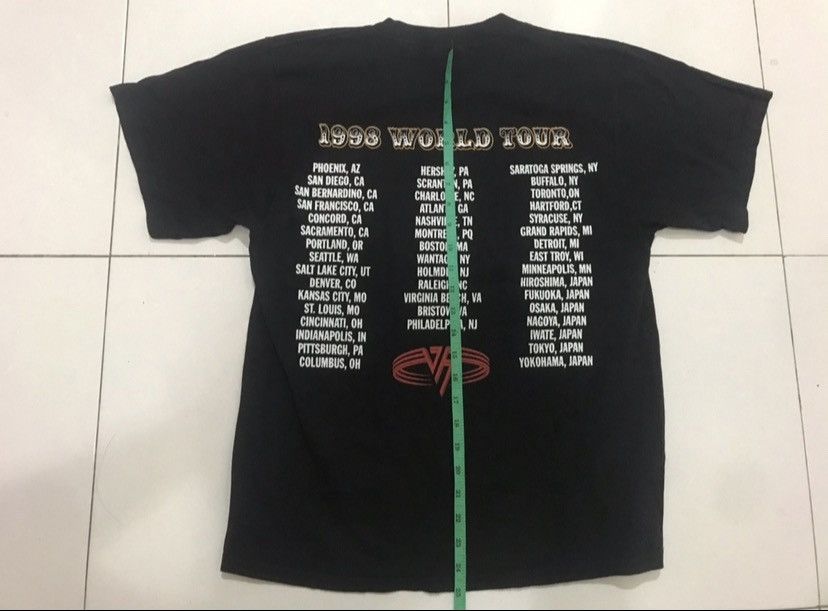 Band Tees × Vintage 🔥Vintage🔥 90’s Van Hallen World Tour Tee Size US M / EU 48-50 / 2 - 8 Thumbnail