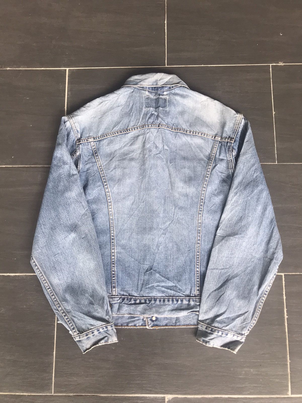 Levi's Vintage Clothing Vintage Levi's 70500 Japanese Distressed Denim Jacket Size US L / EU 52-54 / 3 - 2 Thumbnail