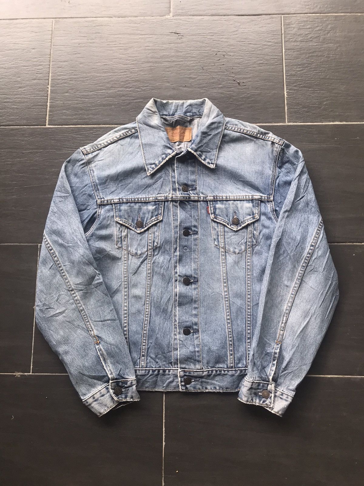 Levi's Vintage Clothing Vintage Levi's 70500 Japanese Distressed Denim Jacket Size US L / EU 52-54 / 3 - 1 Thumbnail