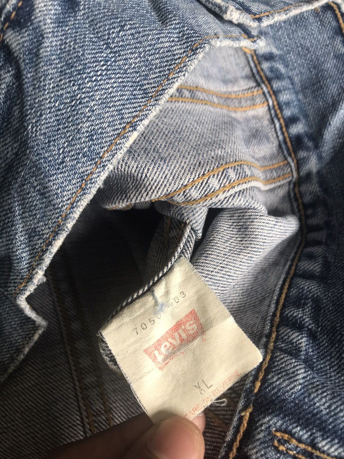 Levi's Vintage Clothing Vintage Levi's 70500 Japanese Distressed Denim Jacket Size US L / EU 52-54 / 3 - 6 Thumbnail