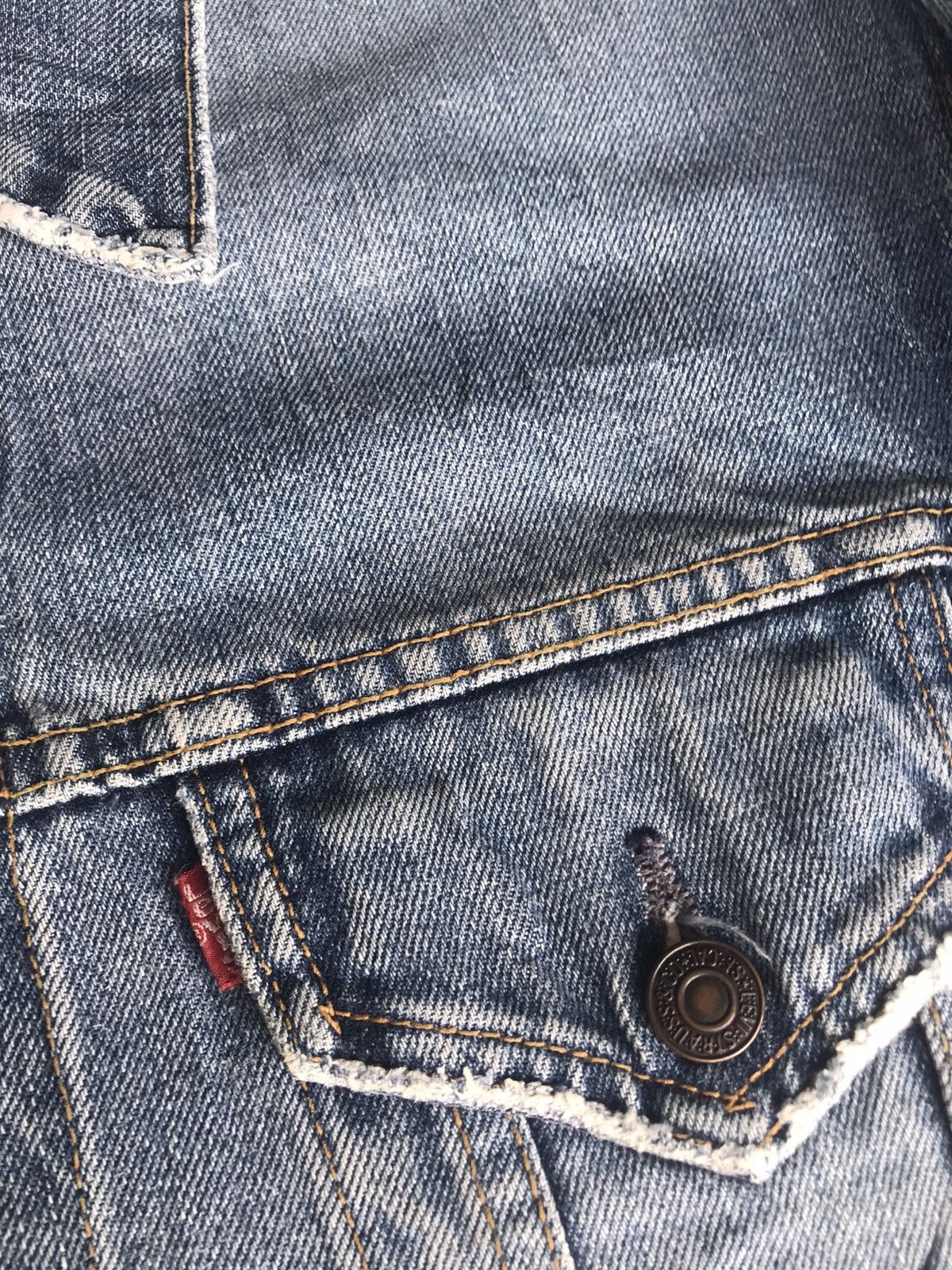 Levi's Vintage Clothing Vintage Levi's 70500 Japanese Distressed Denim Jacket Size US L / EU 52-54 / 3 - 4 Thumbnail