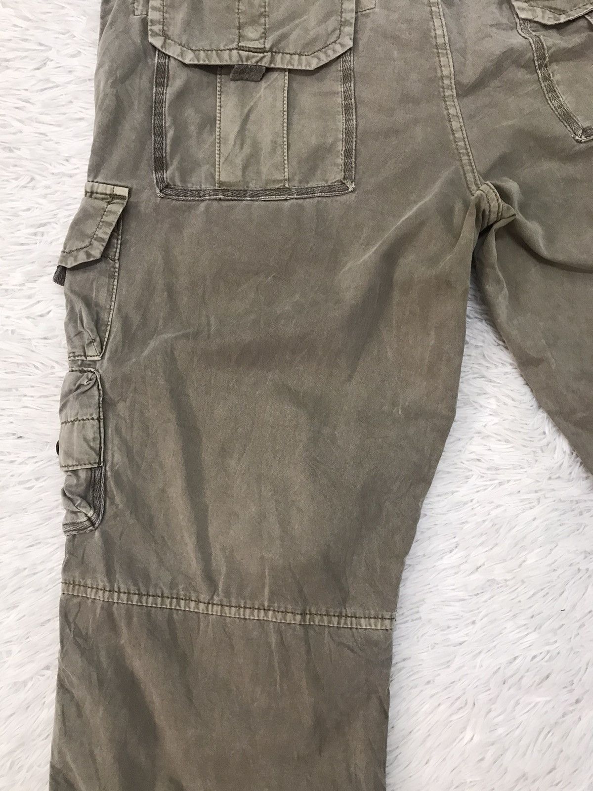 Uniqlo Uniqlo Cargo Multipockets Pant Size US 37 - 14 Thumbnail