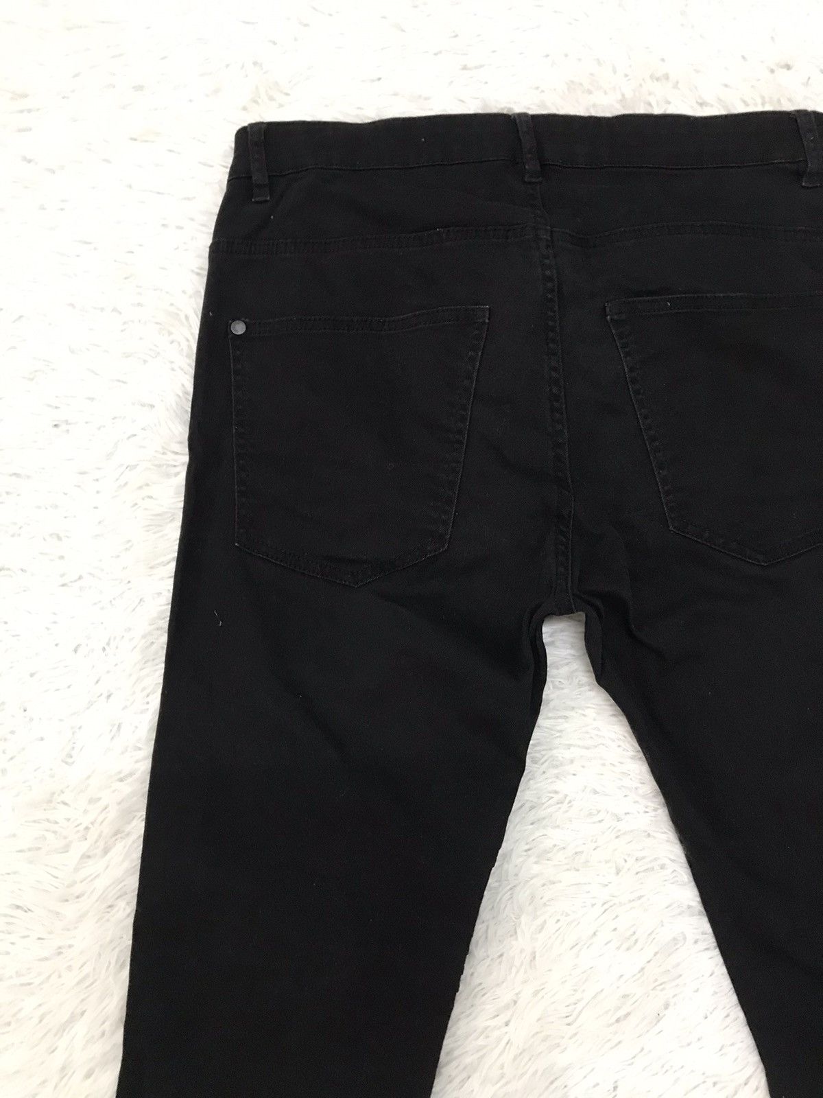 Divided × H&M Skinny Distress H&M Divided Pant Size US 33 - 12 Thumbnail