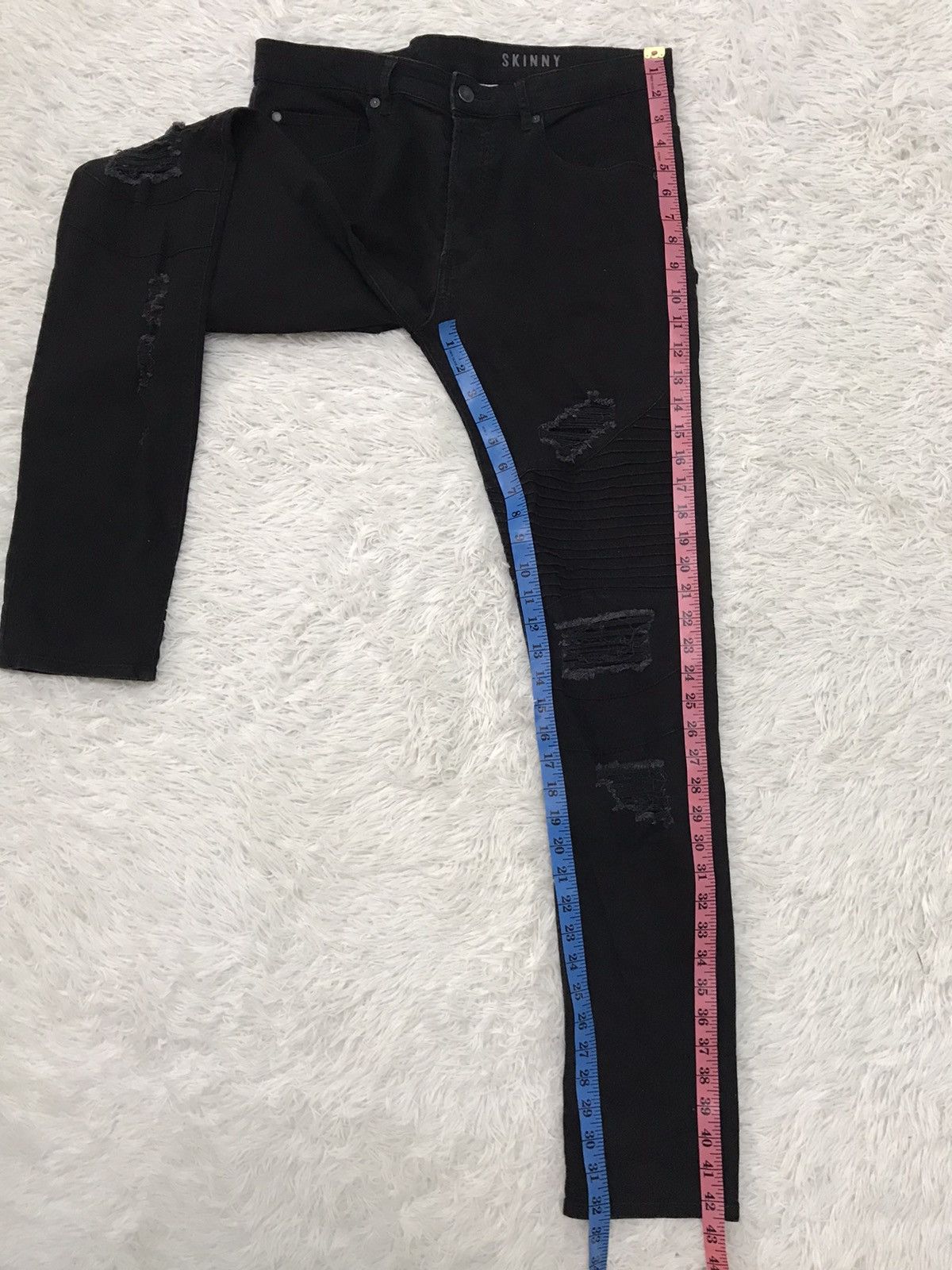 Divided × H&M Skinny Distress H&M Divided Pant Size US 33 - 18 Thumbnail