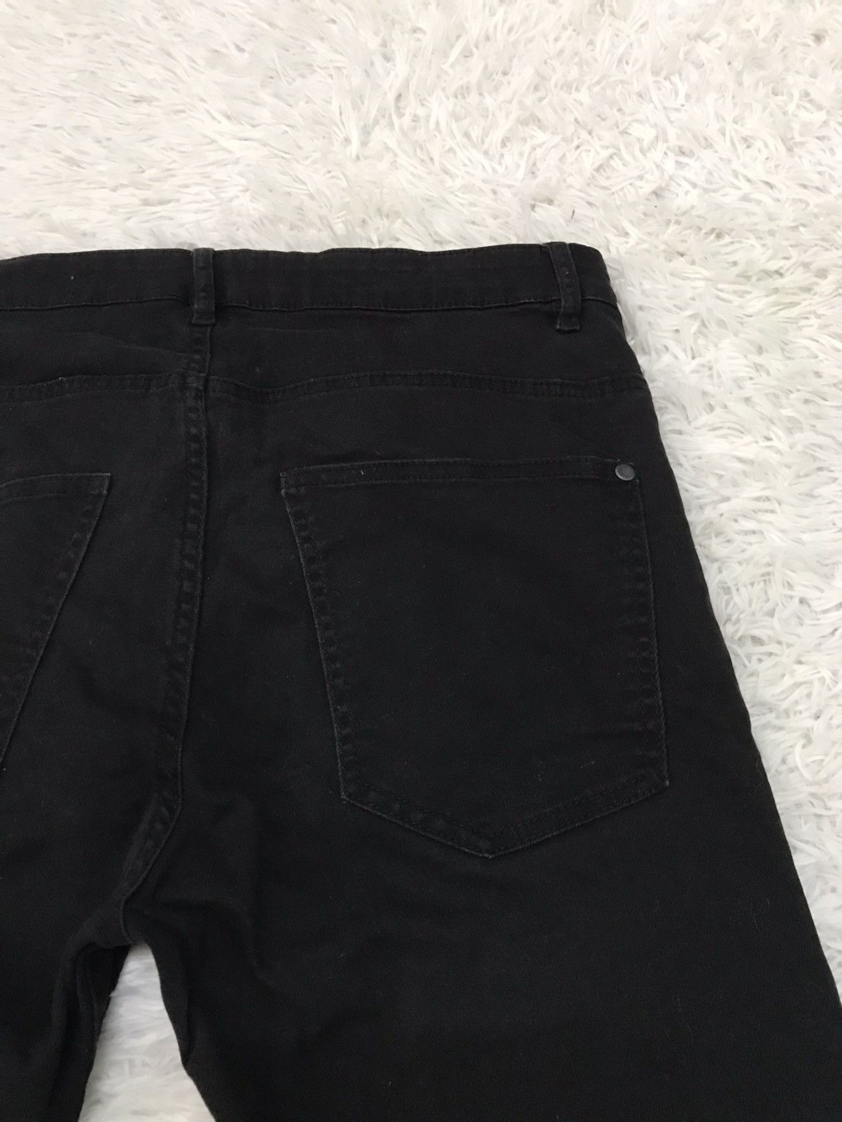 Divided × H&M Skinny Distress H&M Divided Pant Size US 33 - 13 Thumbnail