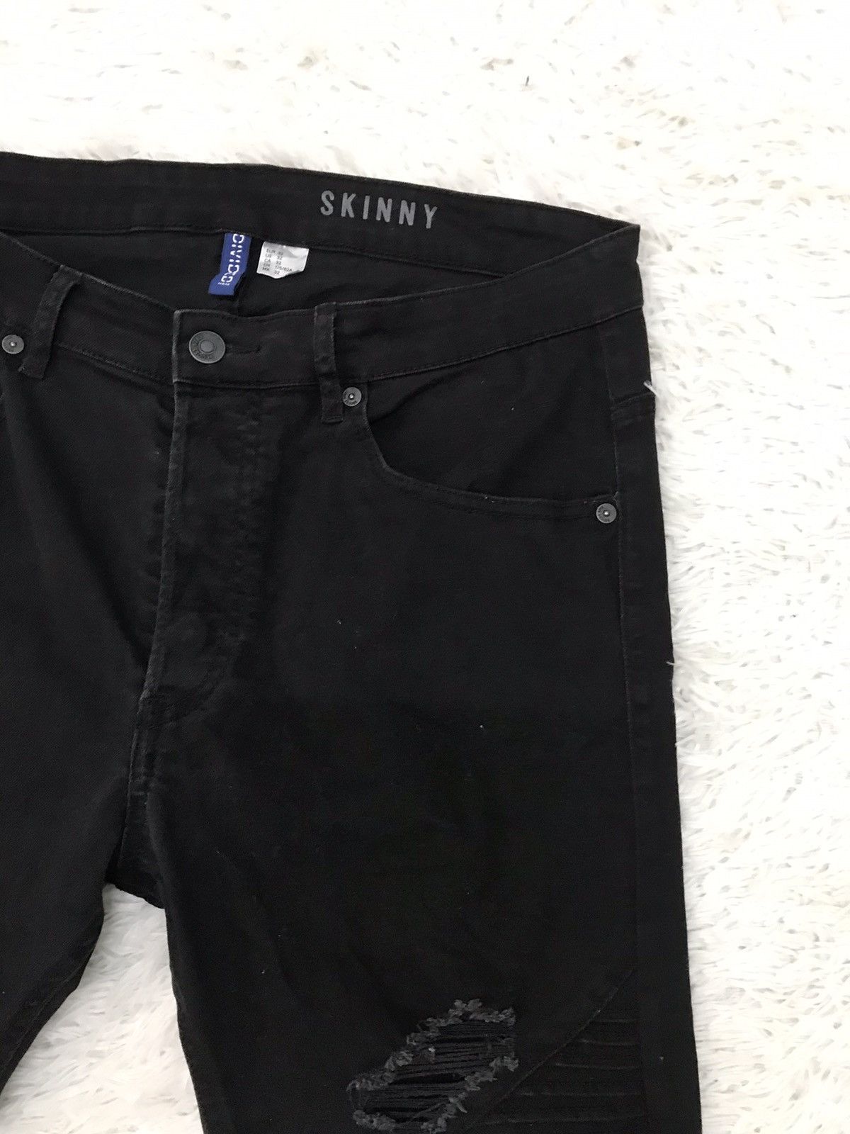Divided × H&M Skinny Distress H&M Divided Pant Size US 33 - 7 Thumbnail
