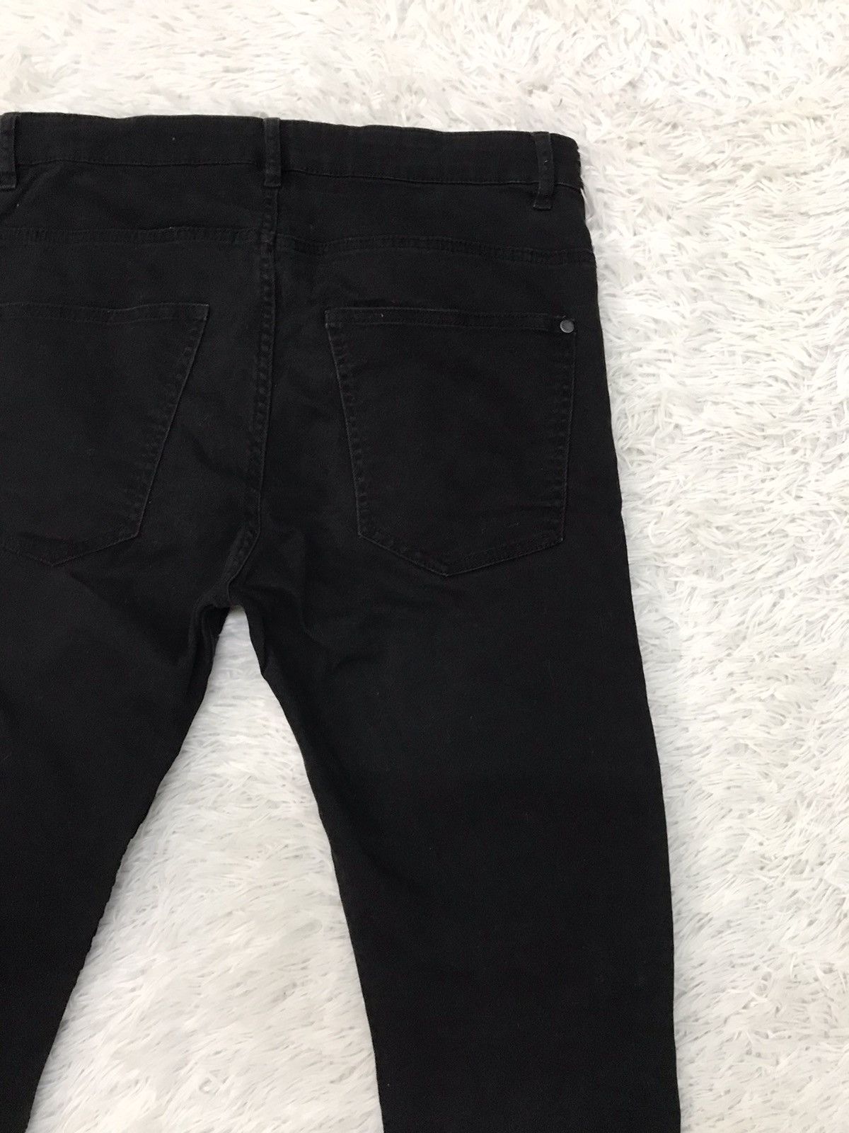Divided × H&M Skinny Distress H&M Divided Pant Size US 33 - 11 Thumbnail