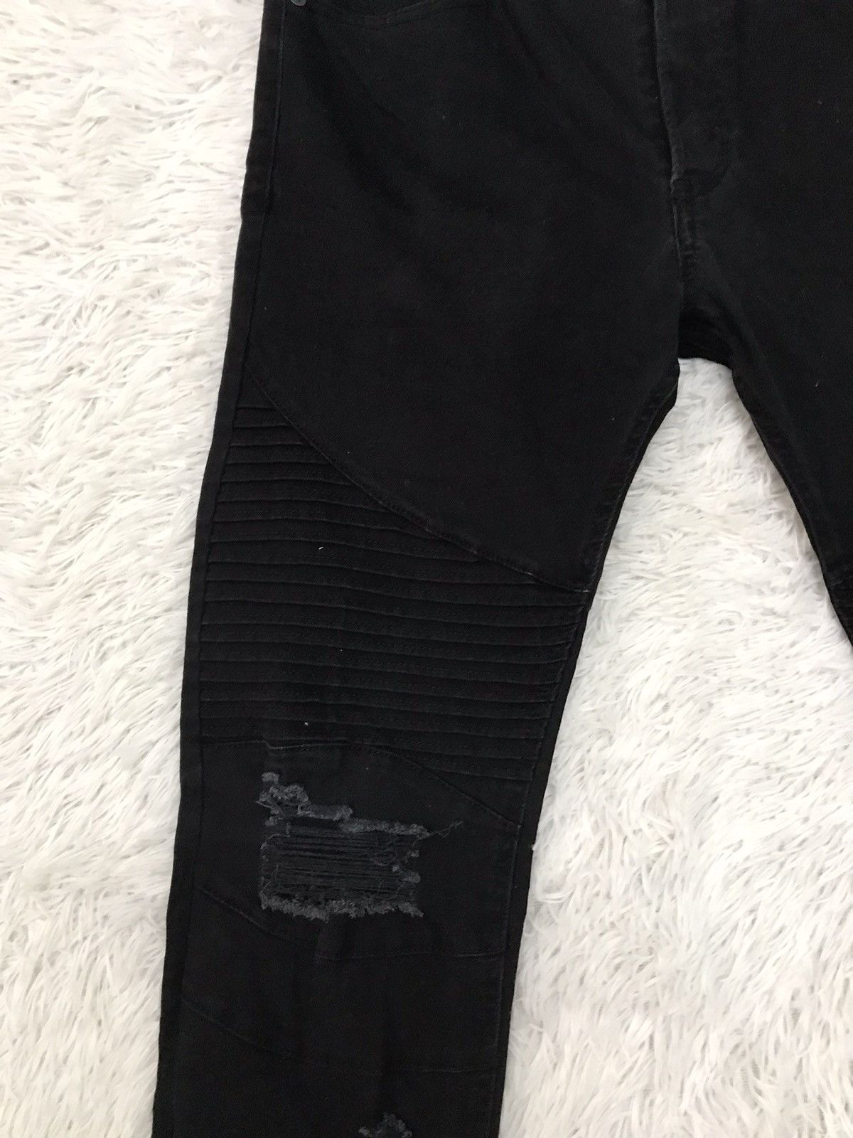 Divided × H&M Skinny Distress H&M Divided Pant Size US 33 - 6 Thumbnail