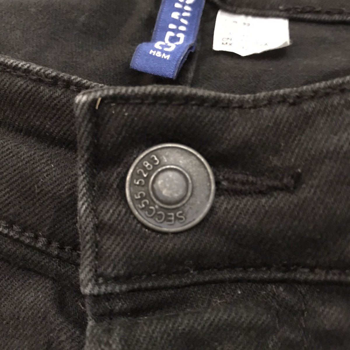 Divided × H&M Skinny Distress H&M Divided Pant Size US 33 - 15 Thumbnail