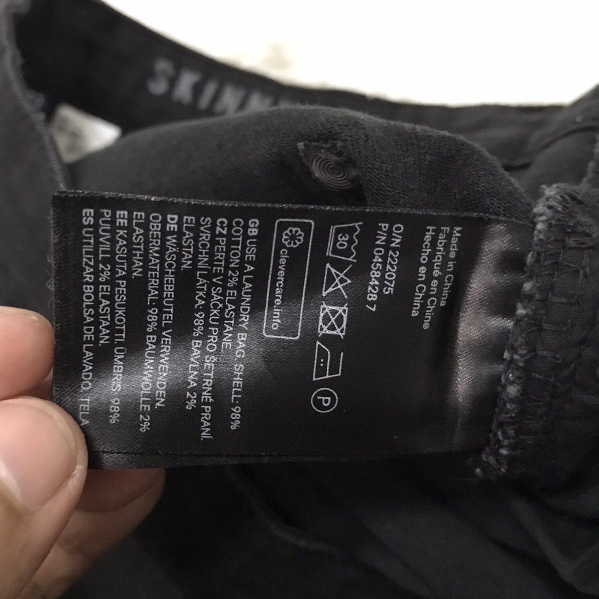 Divided × H&M Skinny Distress H&M Divided Pant Size US 33 - 21 Thumbnail