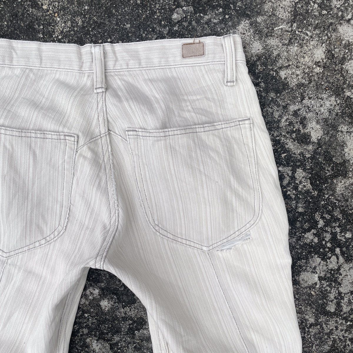 Japanese Brand Vintage Nicole Club Distressed Denim Jeans Size 30" / US 8 / IT 44 - 7 Thumbnail