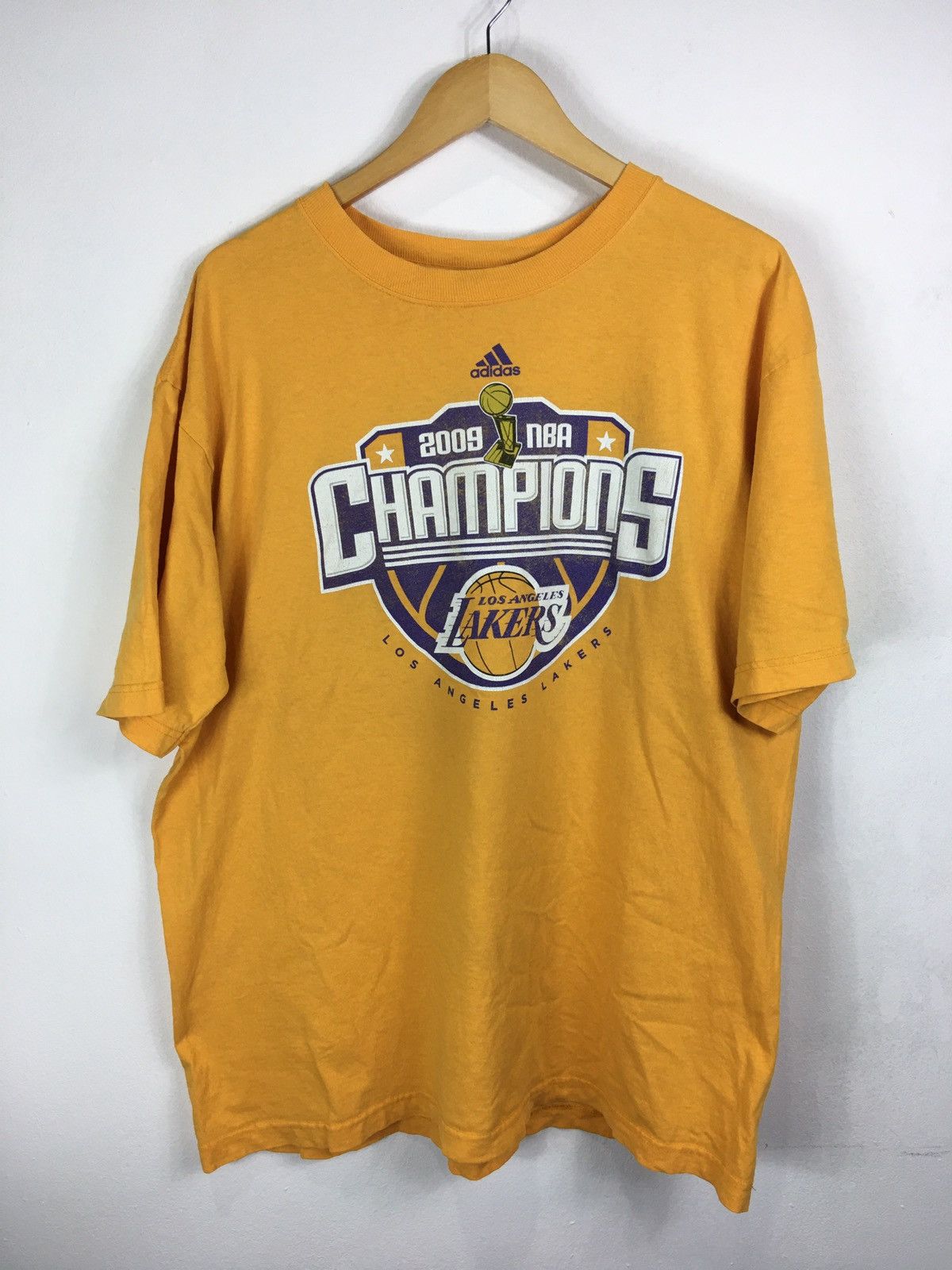 Adidas × NBA Adidas La Lakers Champions 2009 Kobe bryant NBA shirt Size US XL / EU 56 / 4 - 1 Thumbnail