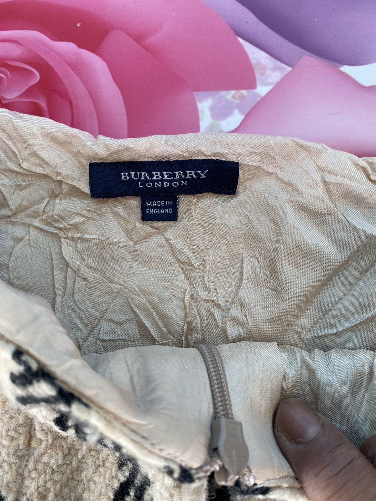 Burberry VINTAGE BURBERRY WOOL SKIRT NOVA CHECK Size 28" / US 6 / IT 42 - 5 Thumbnail