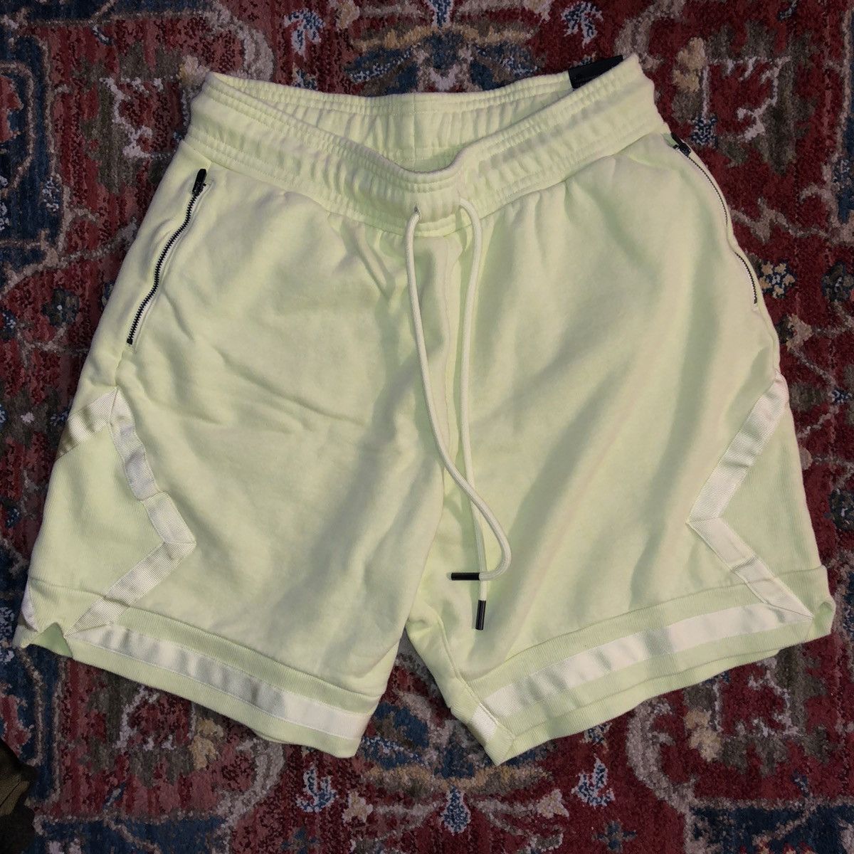 Jordan Brand × Nike Nike Jordan Sample Shorts (Size Large) Size US 35 - 1 Thumbnail